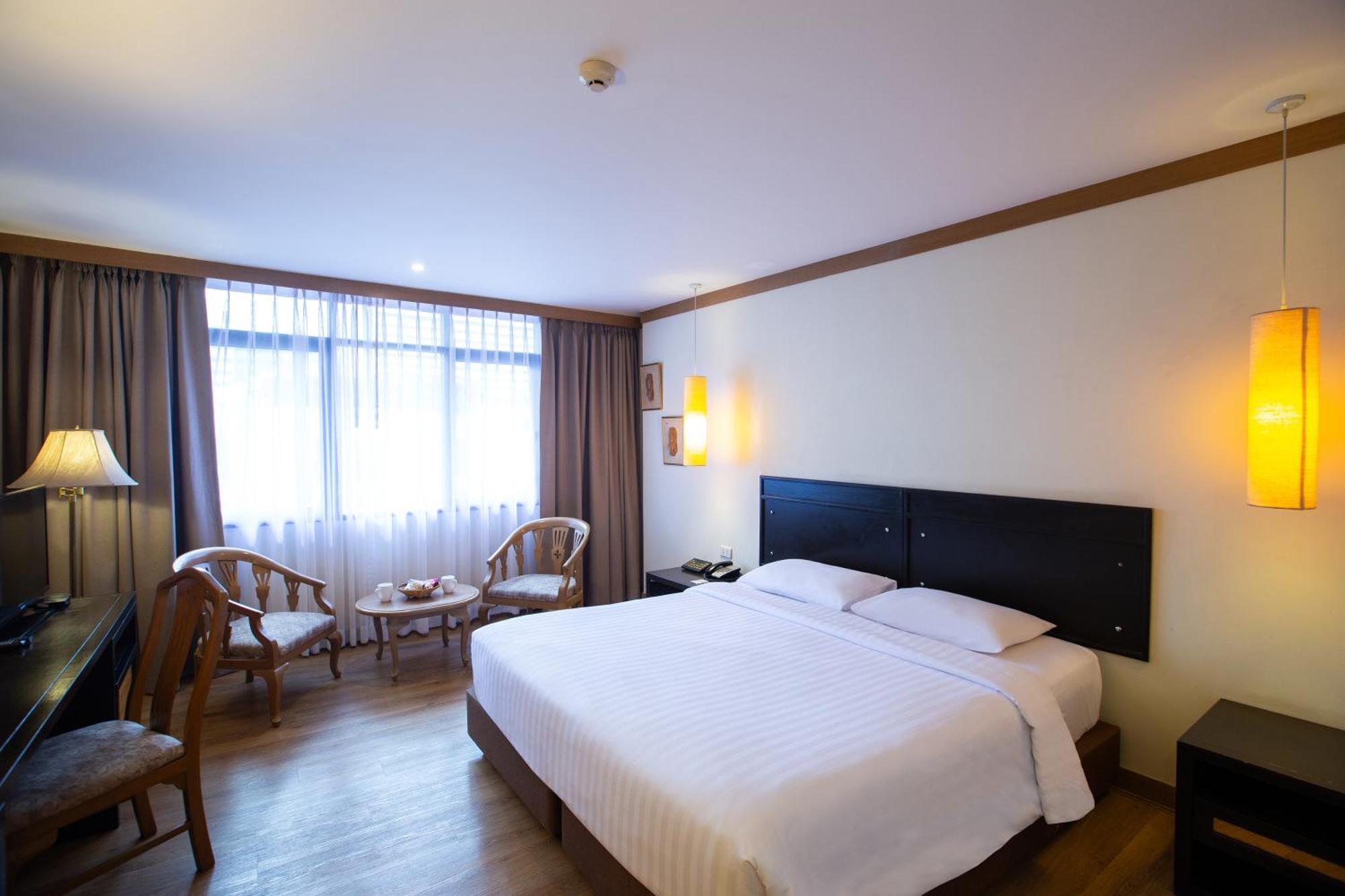Hotel The Tarntawan Surawong Bangkok