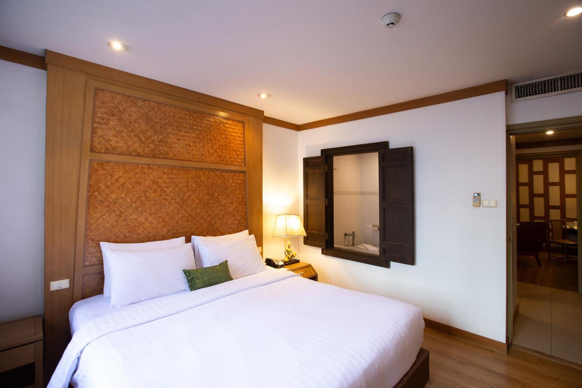 The Tarntawan Surawong 4*