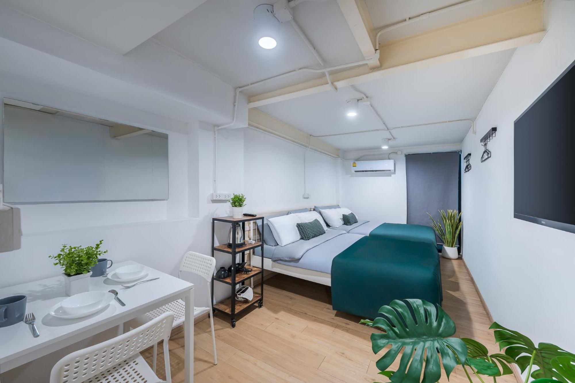 Platinum Deluxe Shopping Hostel