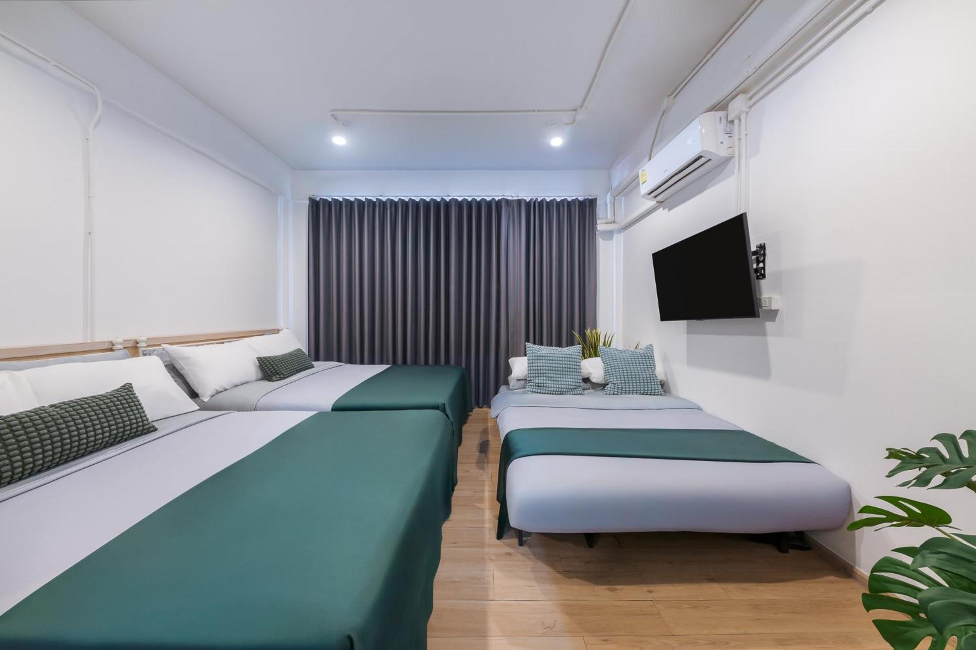 Platinum Deluxe Shopping Hostel *