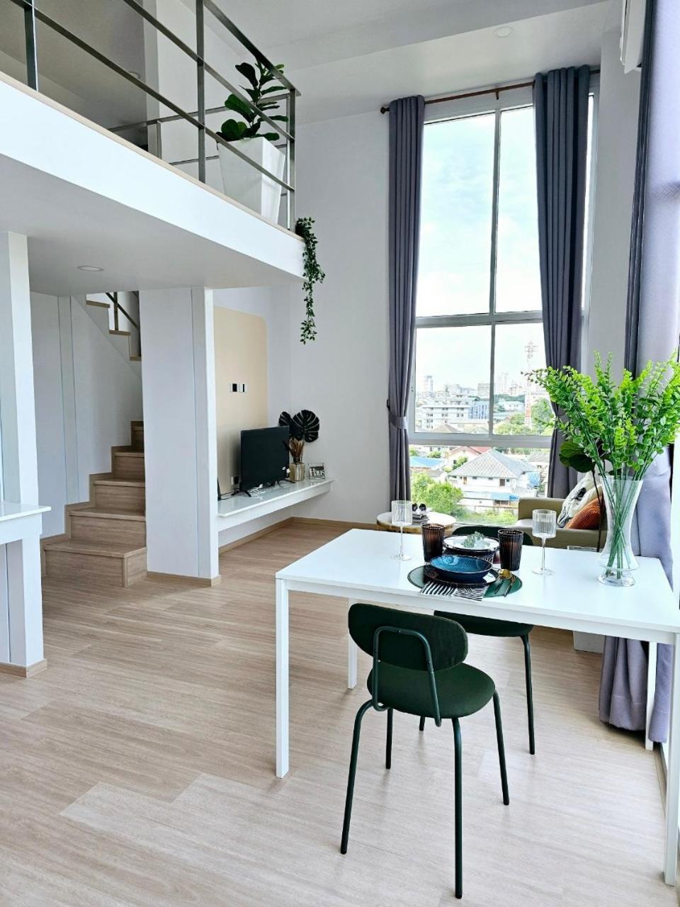Apartment Midtown Duplex Ratchayothin *