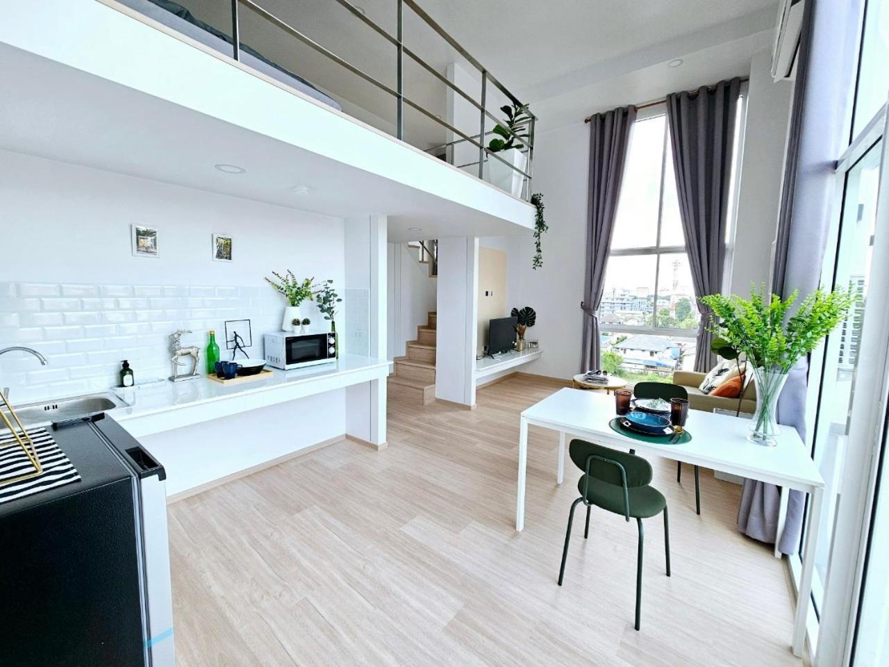 Midtown Duplex Ratchayothin Apartment