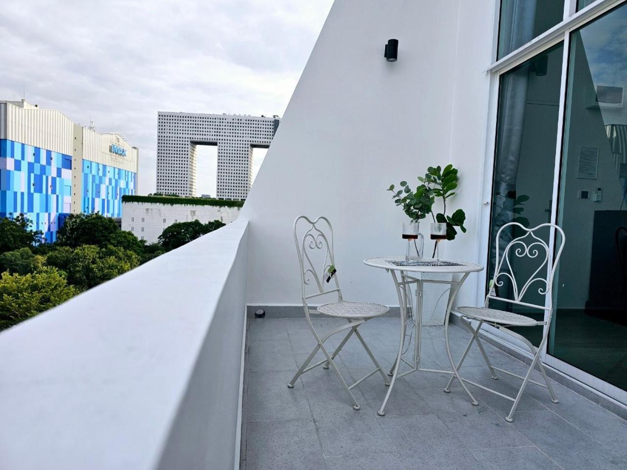 Midtown Duplex Ratchayothin Bangkok