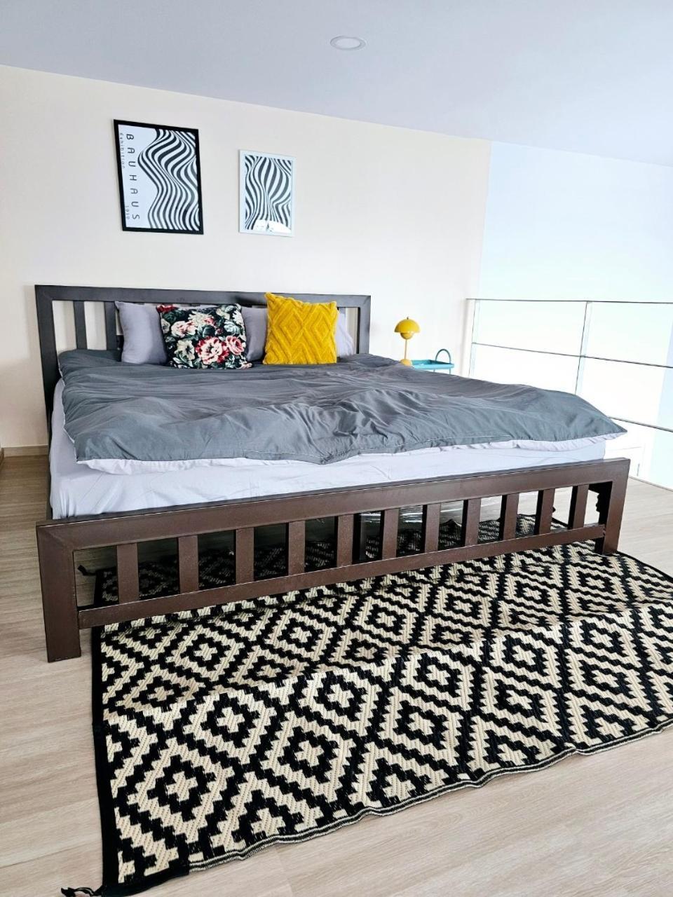 Apartment Midtown Duplex Ratchayothin