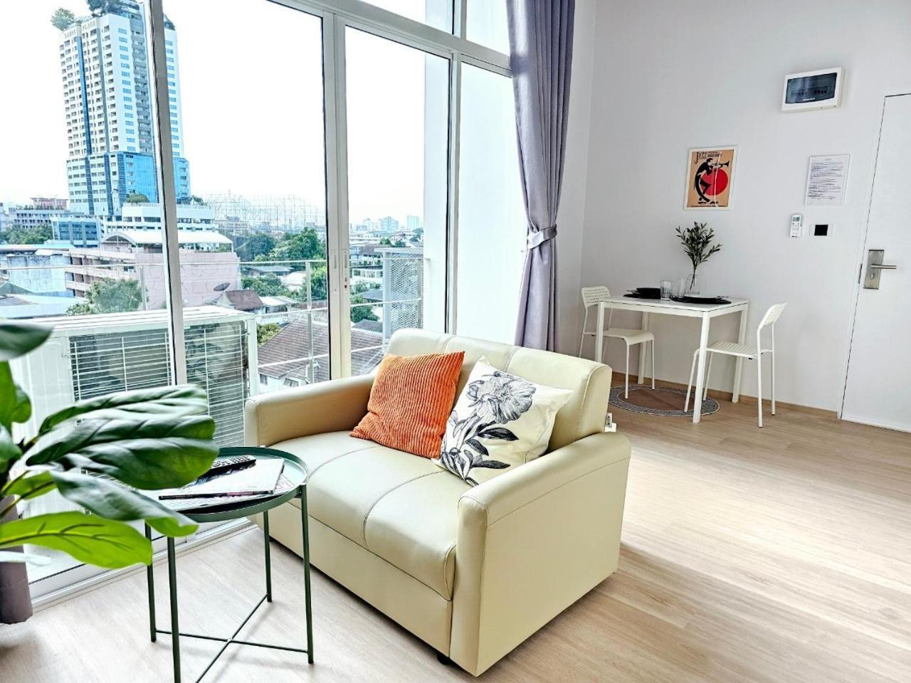 Midtown Duplex Ratchayothin Apartment
