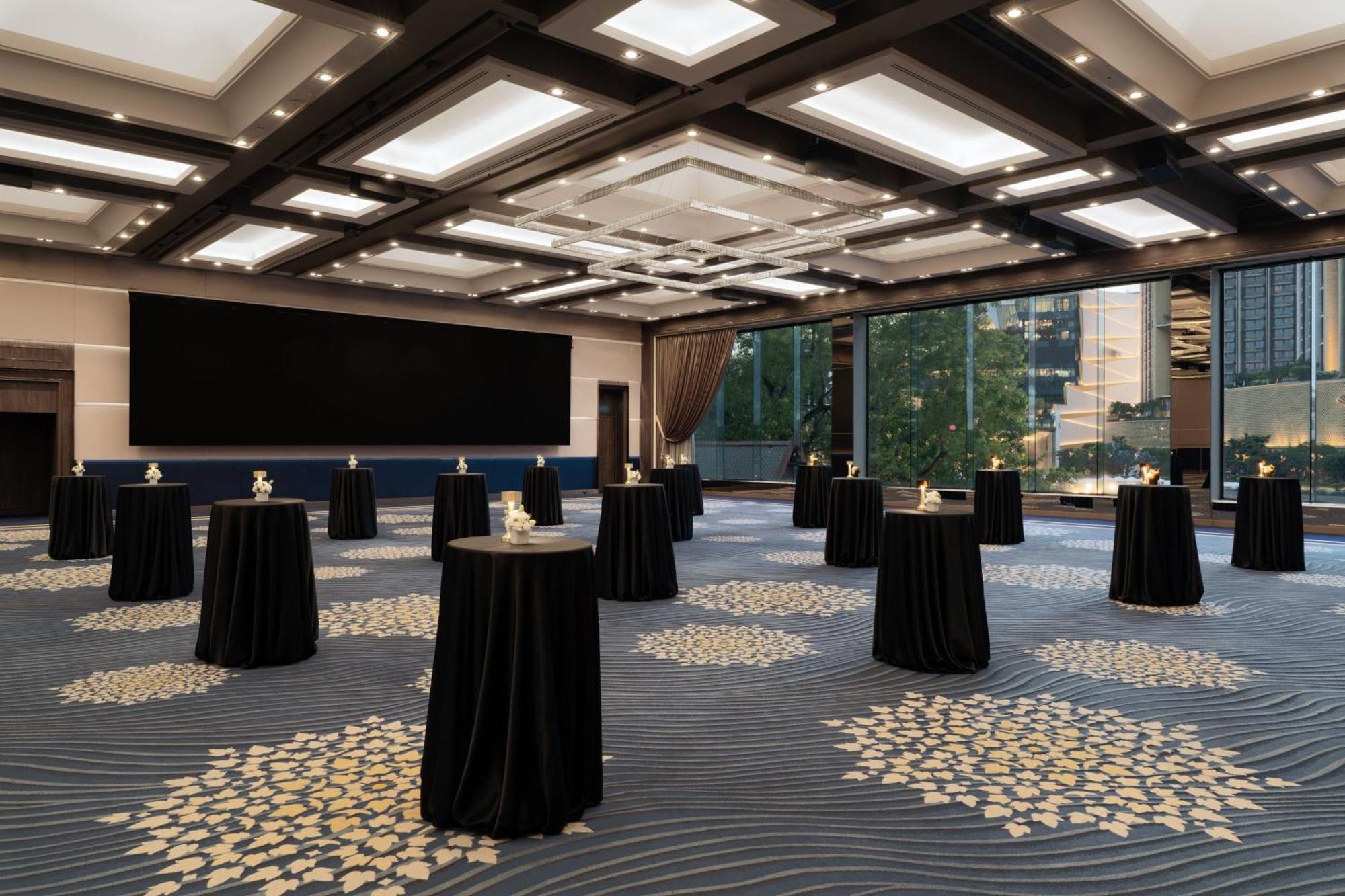 Royal Orchid Sheraton Riverside Hotel 5*
