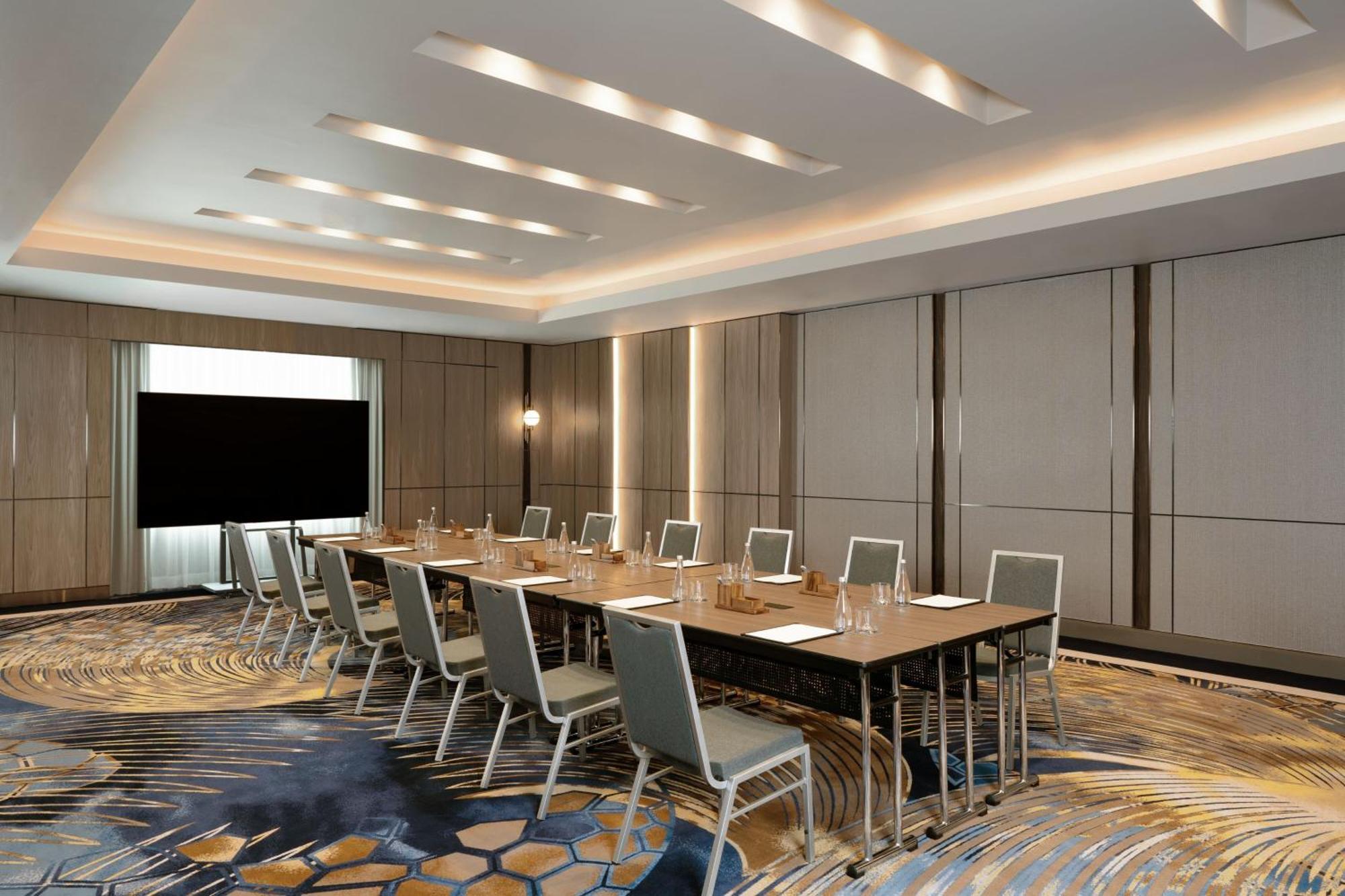 Royal Orchid Sheraton Riverside Hotel 5*