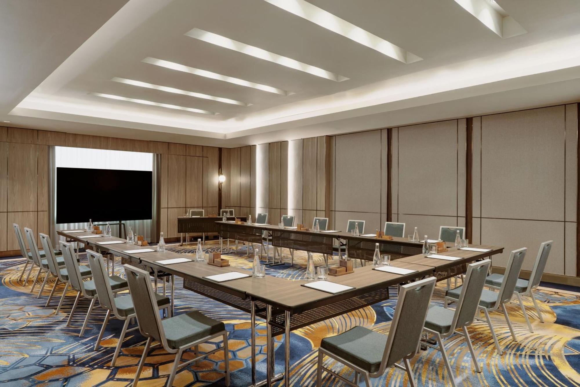 Hotel Royal Orchid Sheraton Riverside