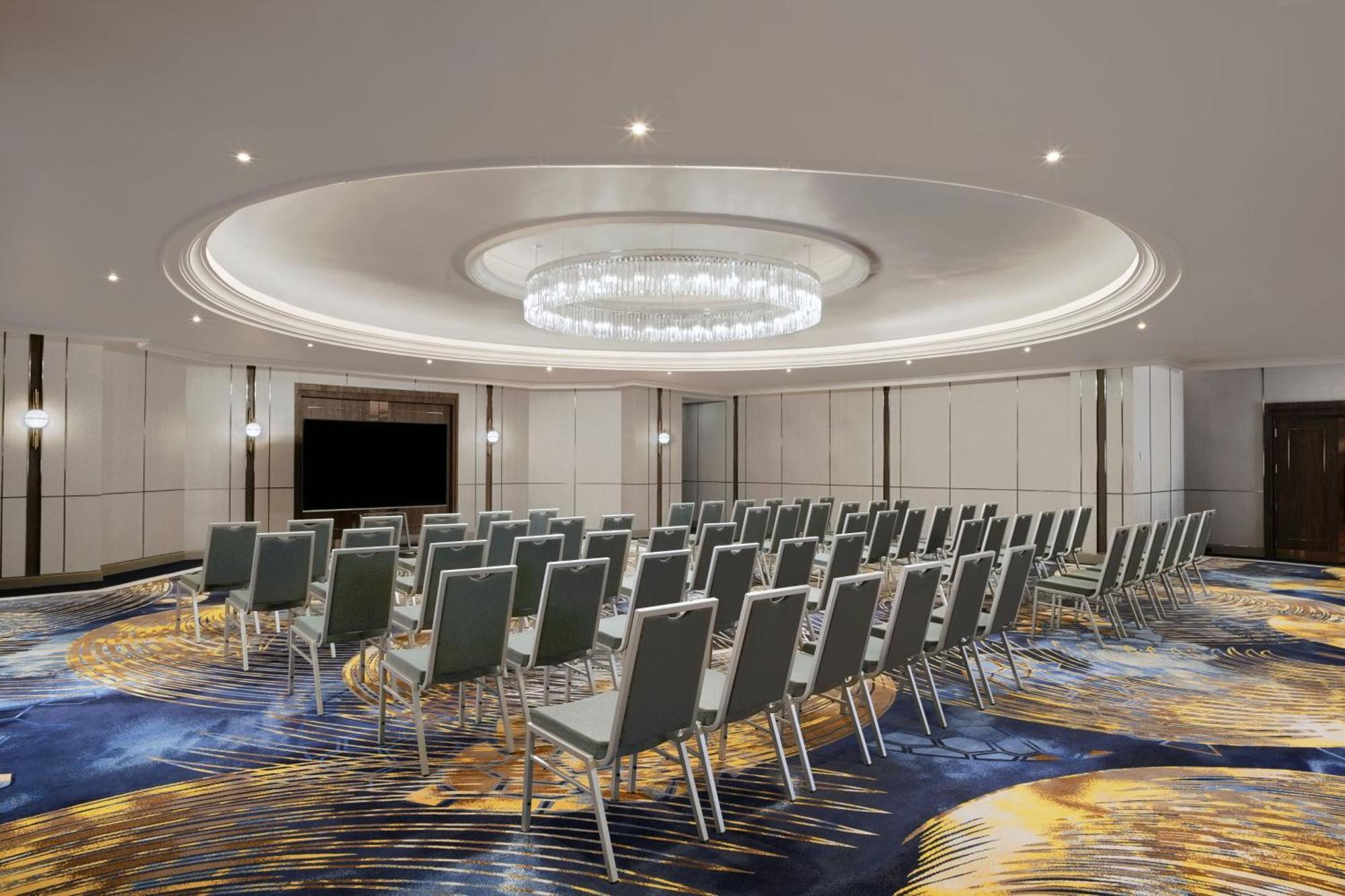 Royal Orchid Sheraton Riverside Hotel 5*