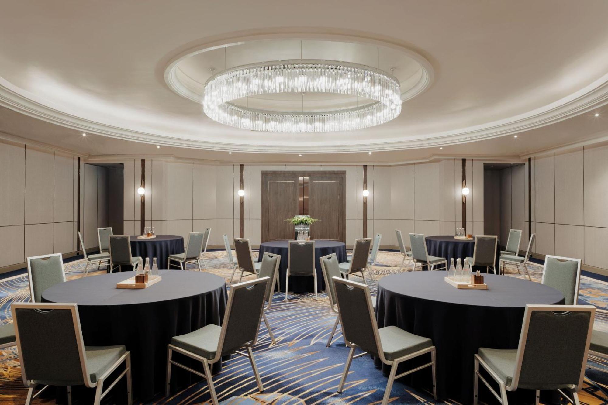 Hotel Royal Orchid Sheraton Riverside