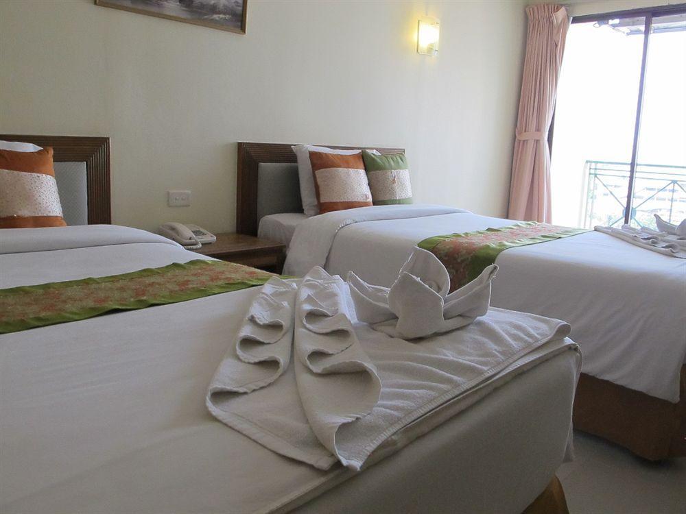 Hotel Three Sukhumvit - Sha Certified
