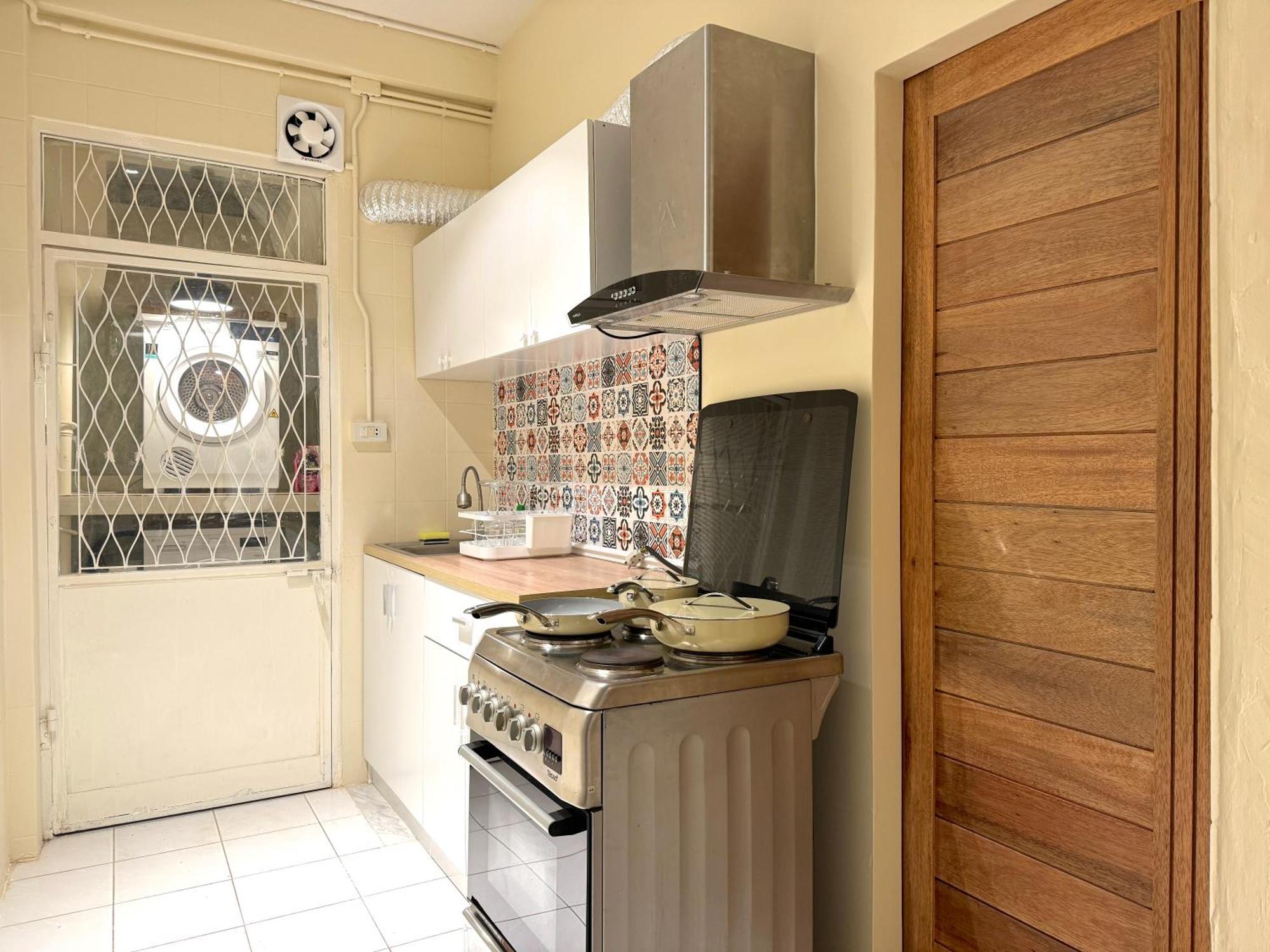 Holiday home 3 Bedroom Nordic Full Kitchen 8 Mins To Mrt & Jodd Fair & Near Rca Bangkok