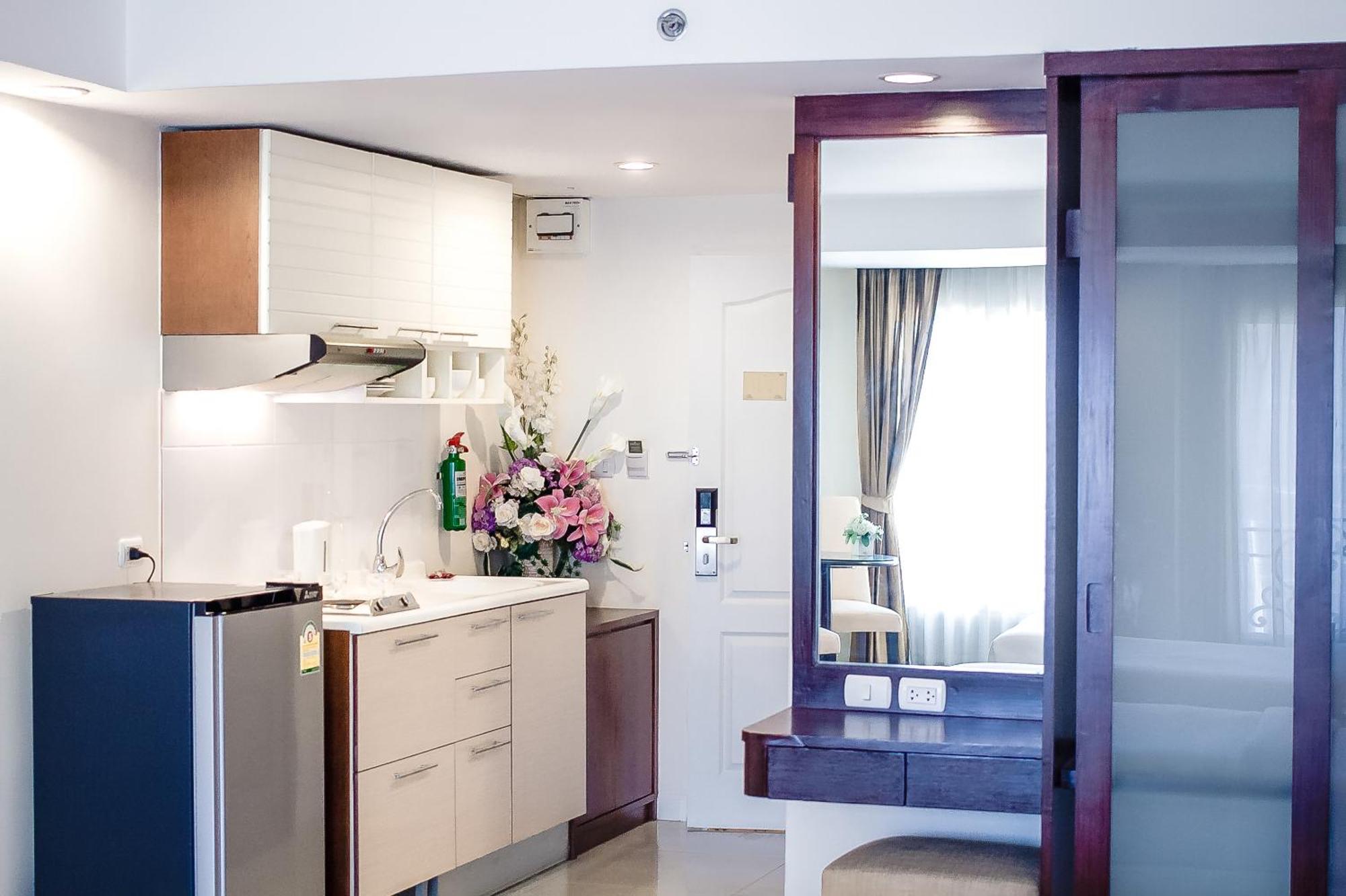 Romance Bangna Aparthotel Bangkok