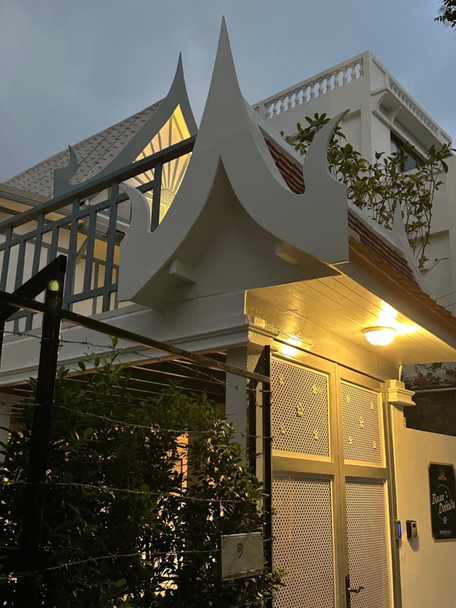 Hotel Baan Debtida *