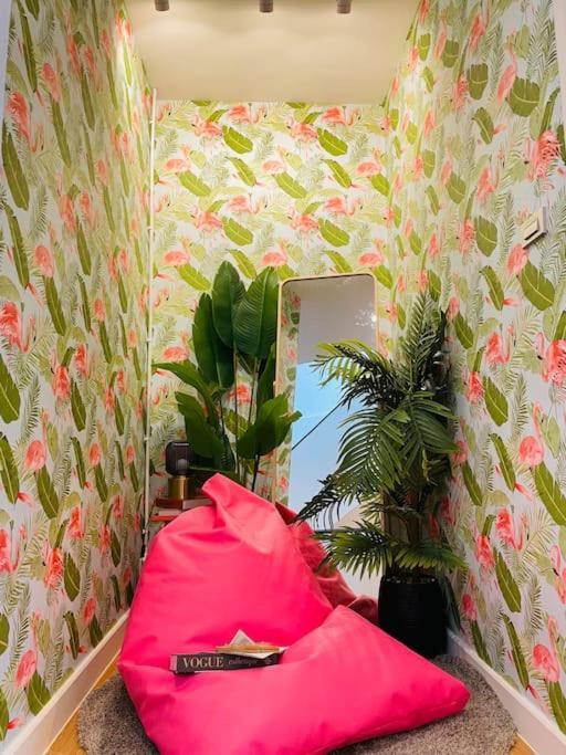 New Stylish Modern 4br 12pax 200m Bts Phrakhanong * Bangkok