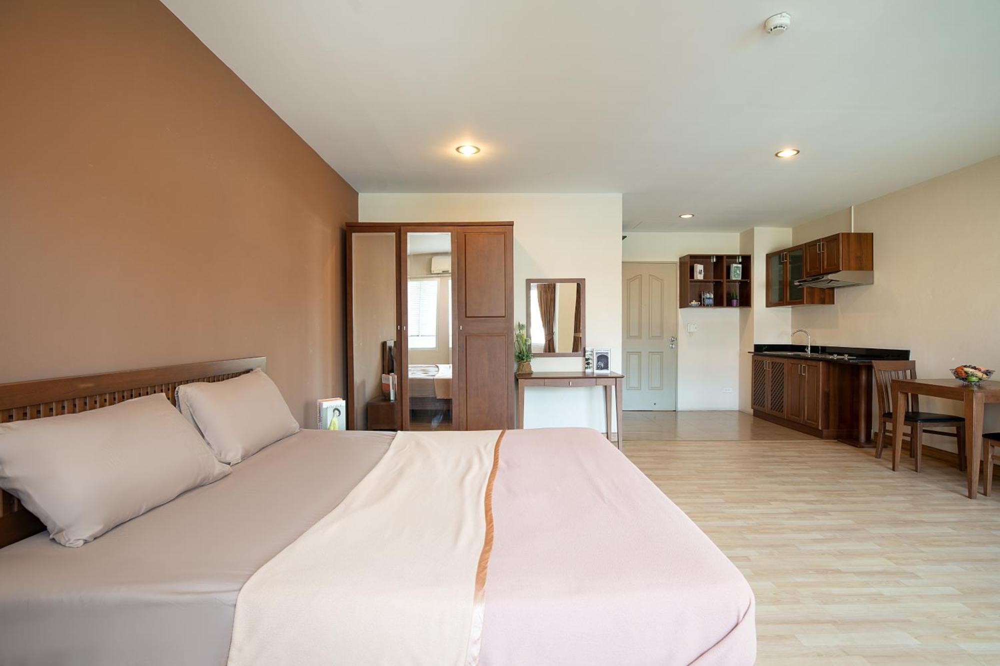 181 Ekkamai Bangkok