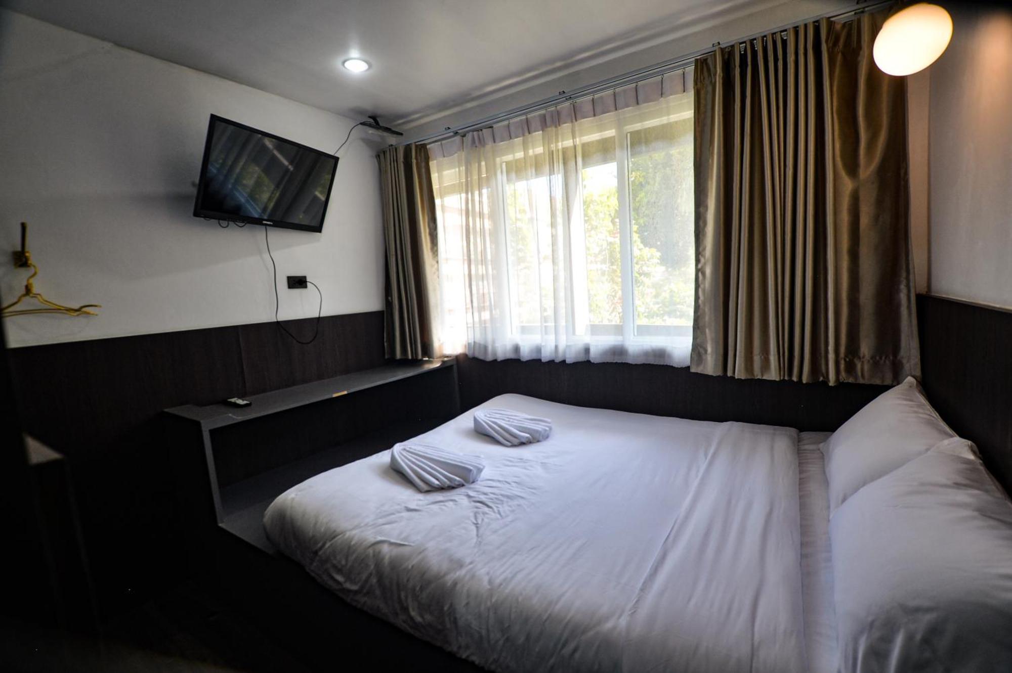 Four Sister Lamoon Hotel Bangkok