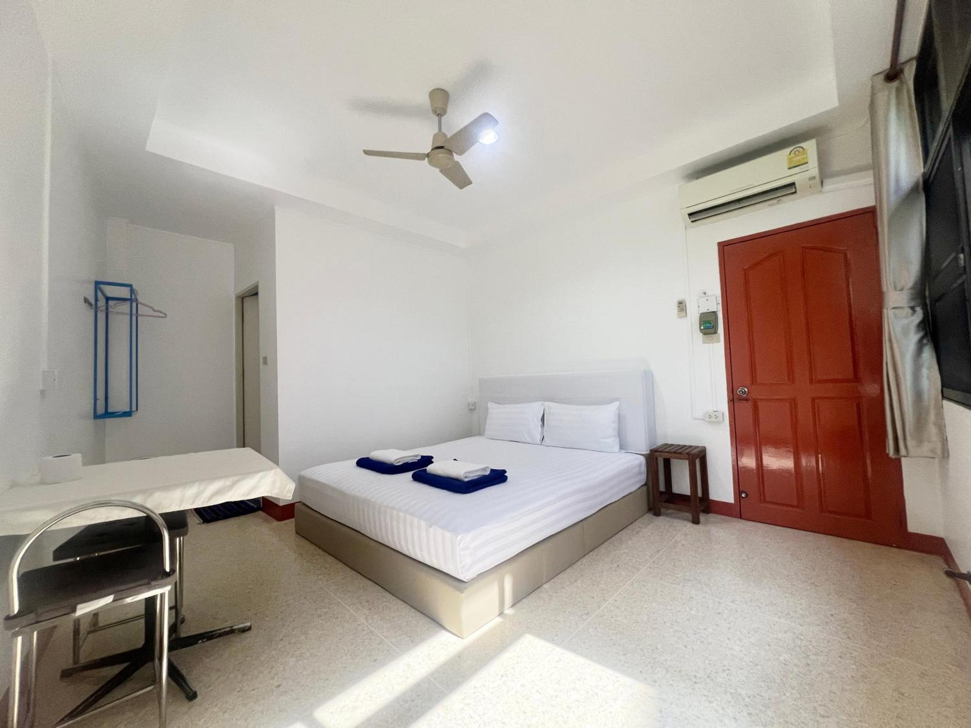 Guest house V Reserve At Merry V Bangkok