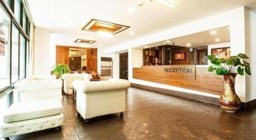 B2 - Srinakarin Hotel Bangkok