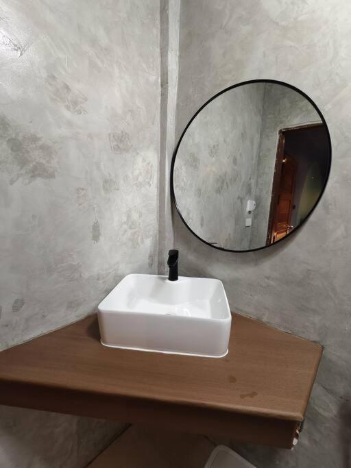 Thonglor Art House 5br With Beautiful Rooftop * Banguecoque