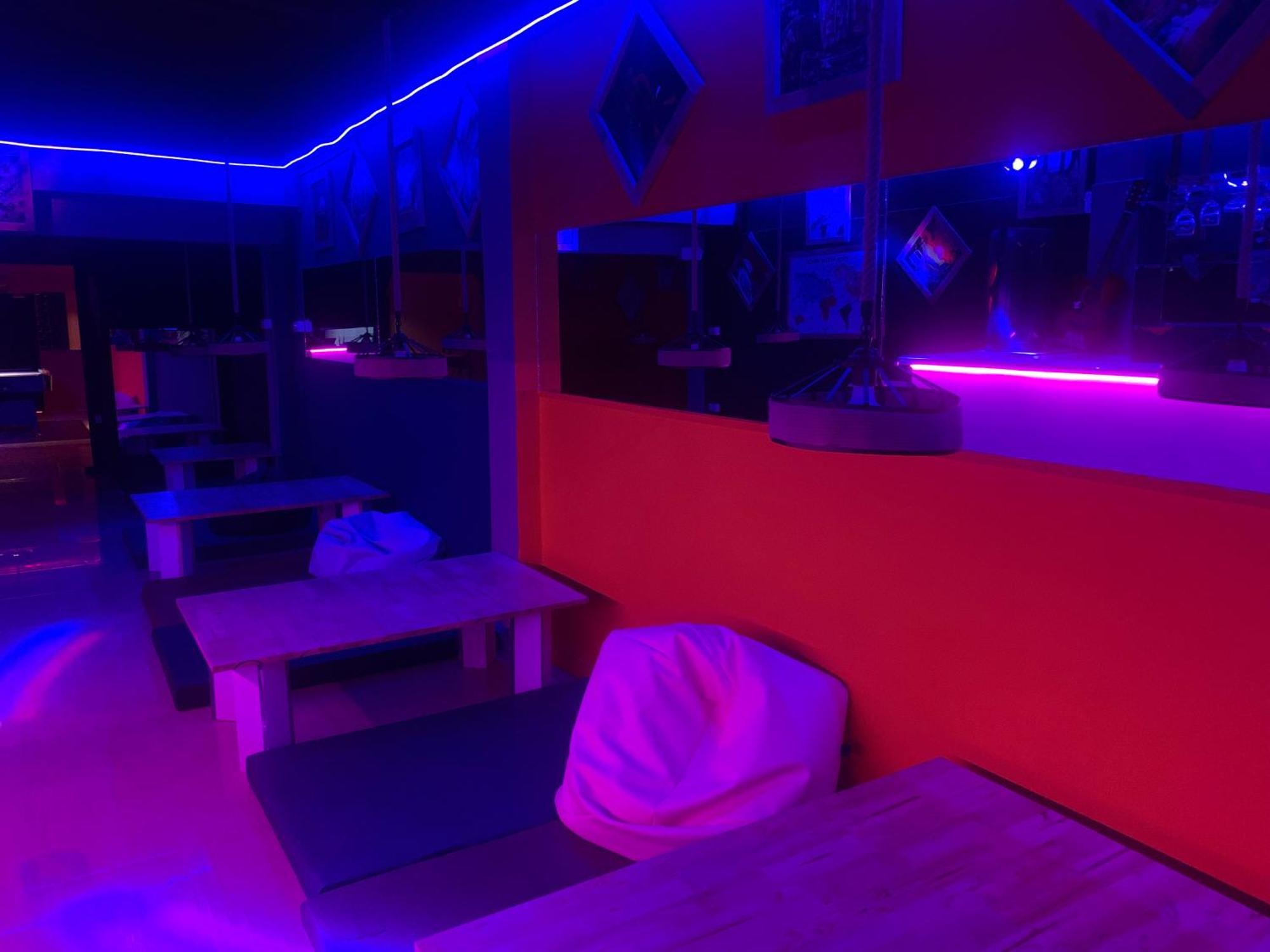 Roxx Social Hostel, Cafe & Bistro *