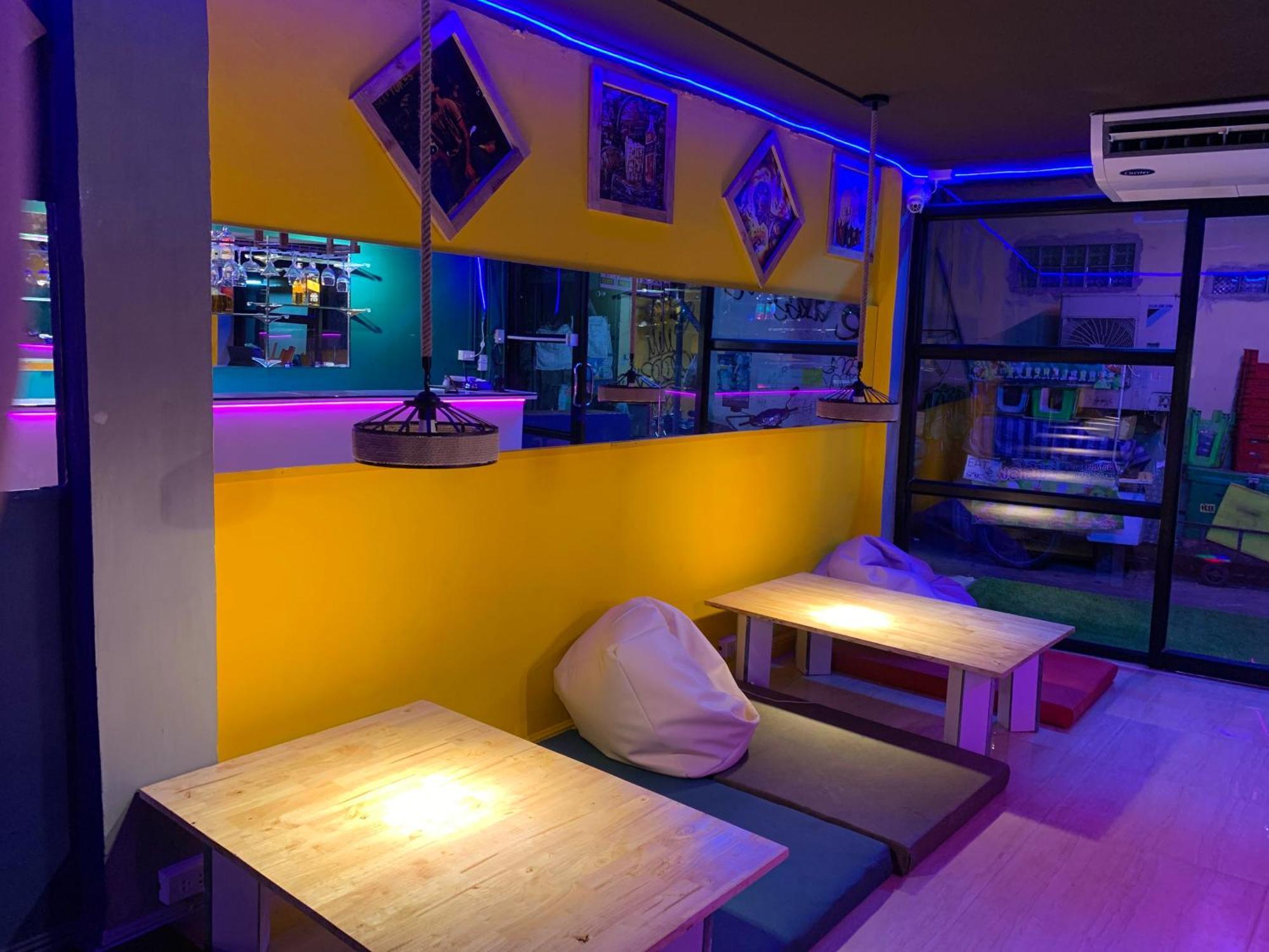 Hostel Roxx Social Hostel, Cafe & Bistro *