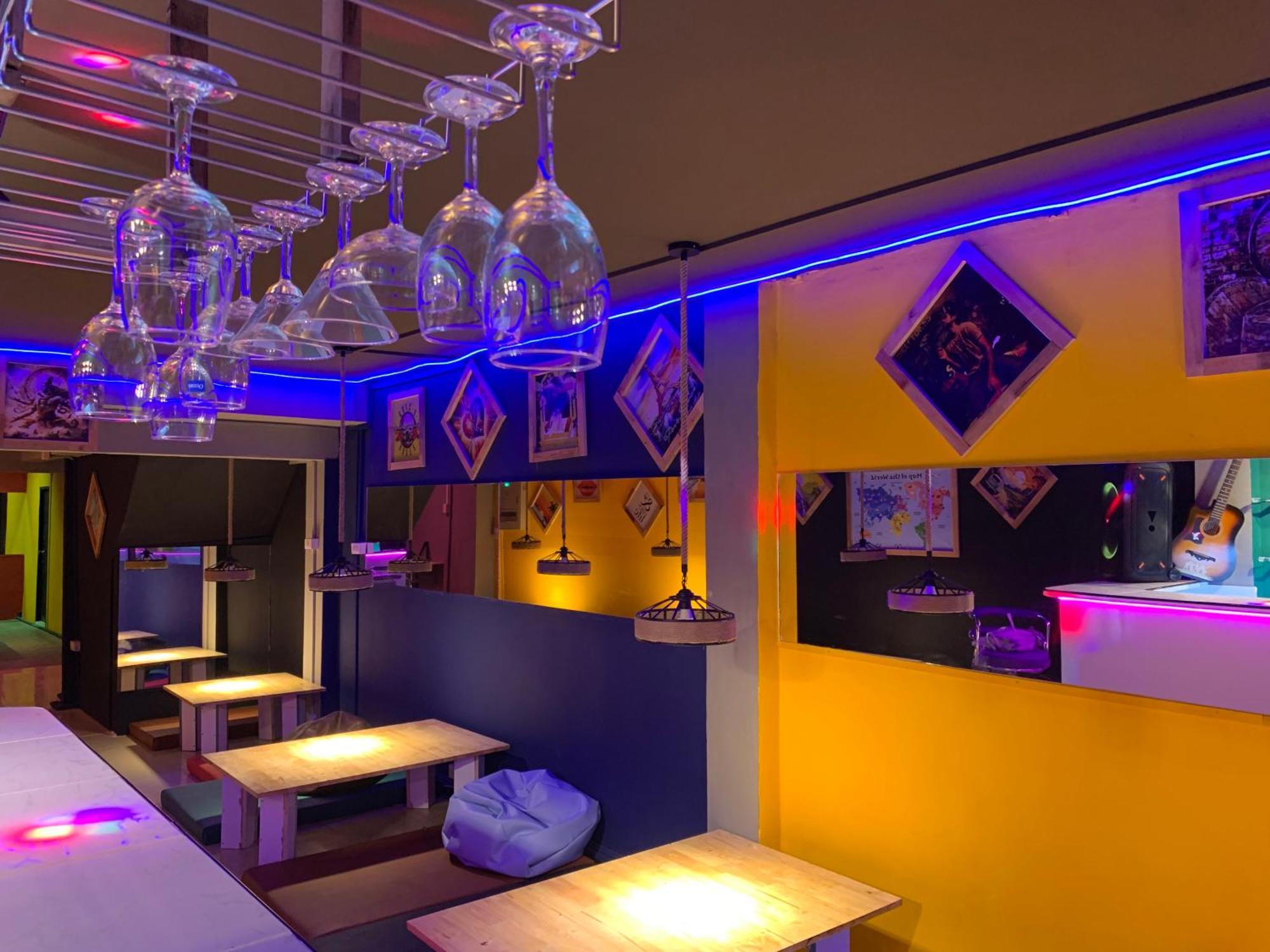 Roxx Social Hostel, Cafe & Bistro