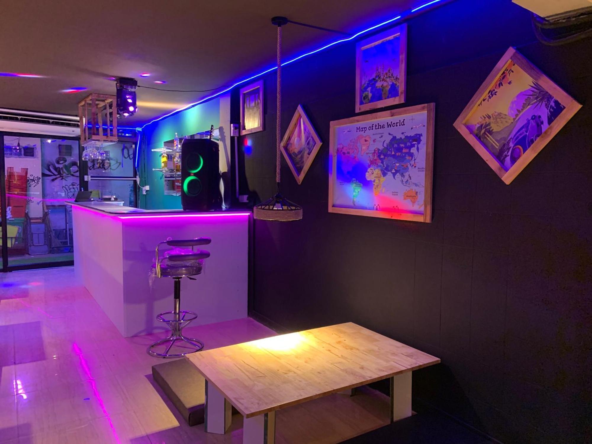 Roxx Social Hostel, Cafe & Bistro Hostel *