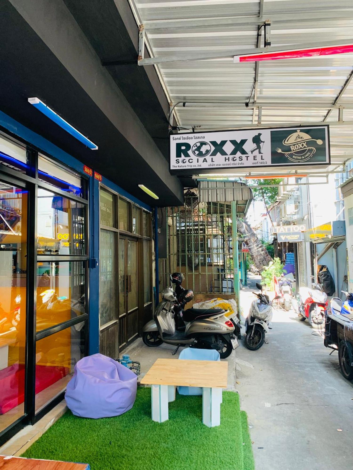 Hostel Roxx Social Hostel, Cafe & Bistro Bangkok