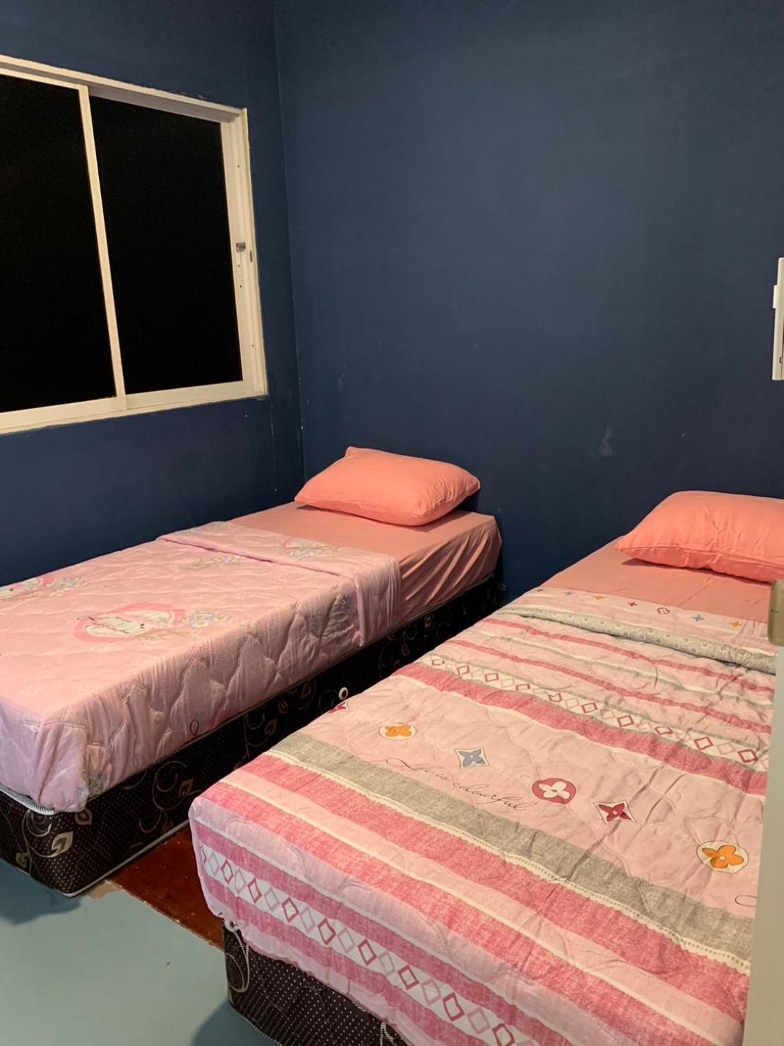 White House Khaosan Hostel