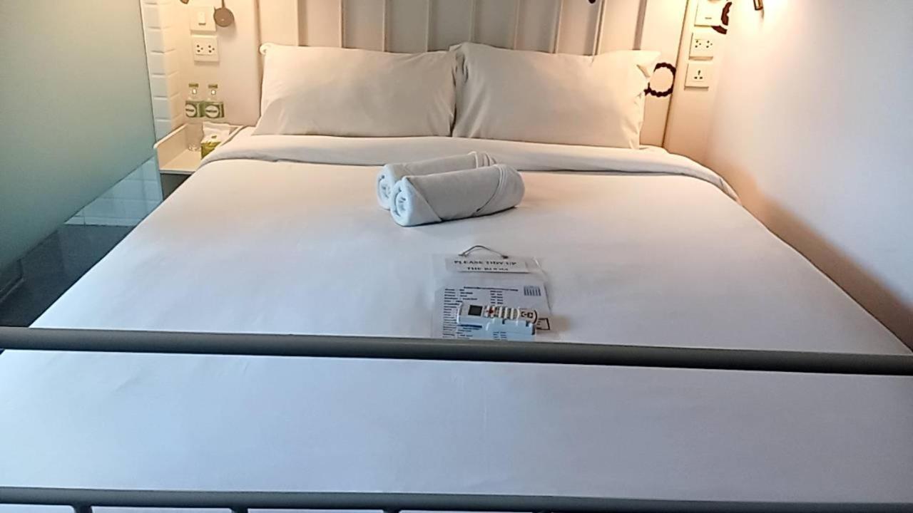 Bedspread (adults Only) Asrama *