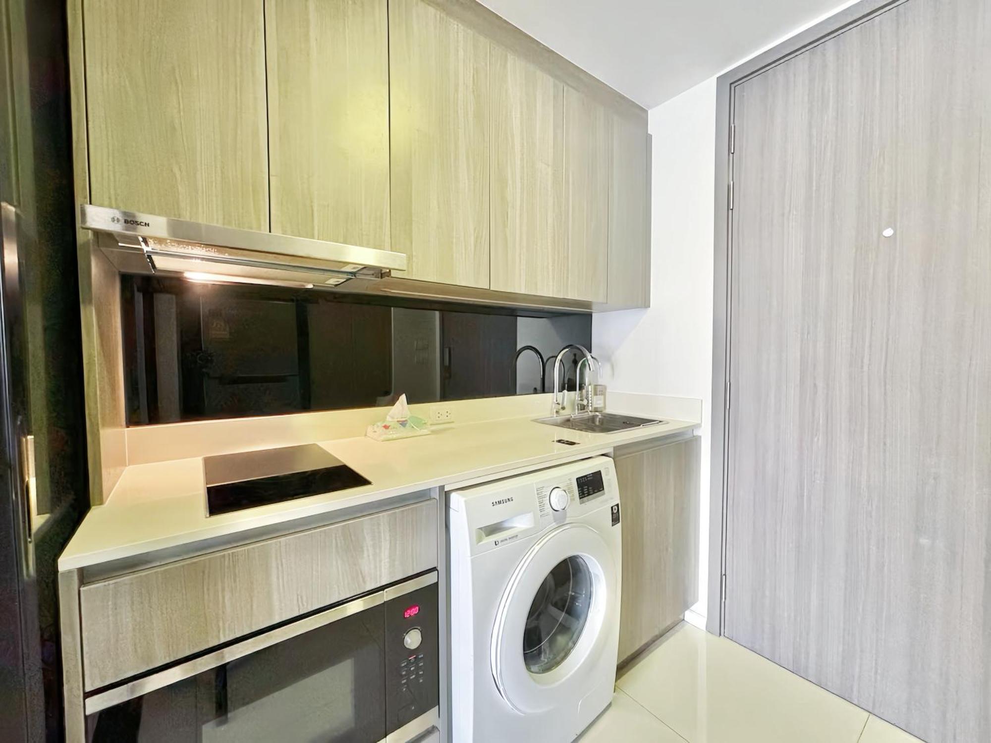 Circle Rein Sukhumvit 12 Apartment *
