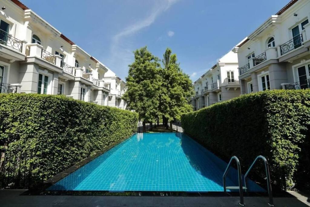 Townhome 3 Bed4 Baht Asok Mrtbts Sukhumvit 16 Casa de férias *