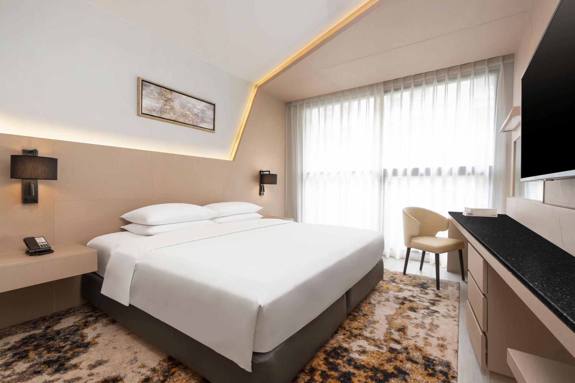 Hyatt Place Sukhumvit 1 Hotel 4*