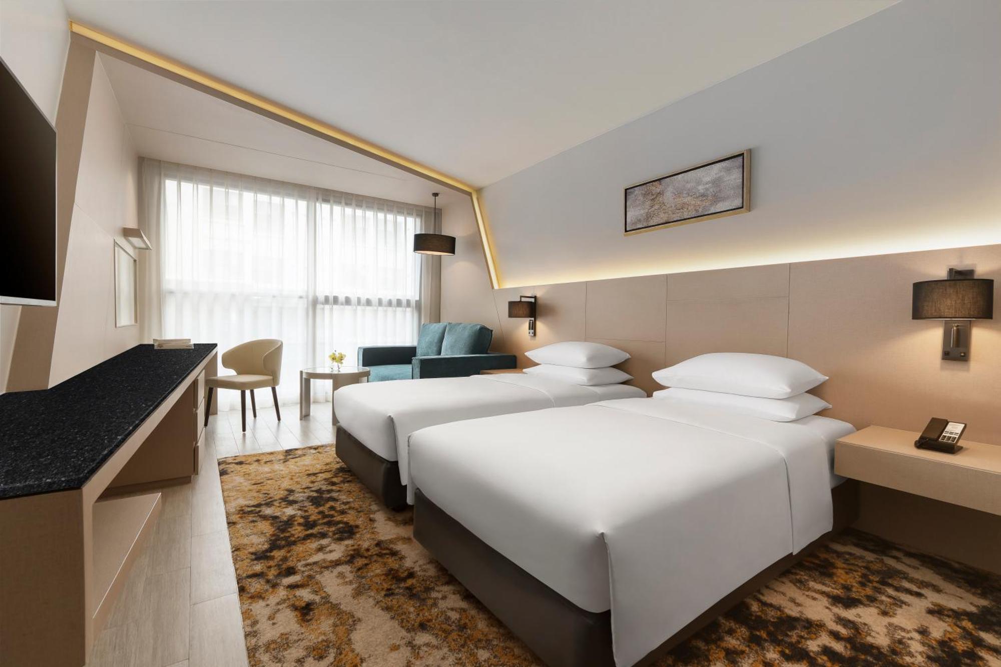 Hyatt Place Sukhumvit 1 Hotel 4*