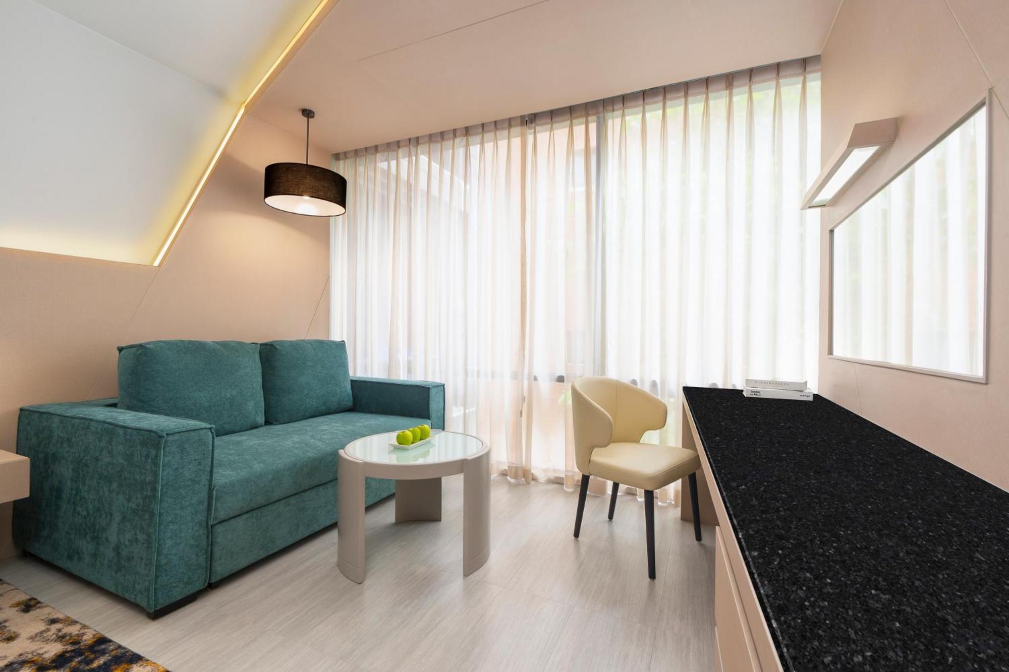 Hyatt Place Sukhumvit 1 4*