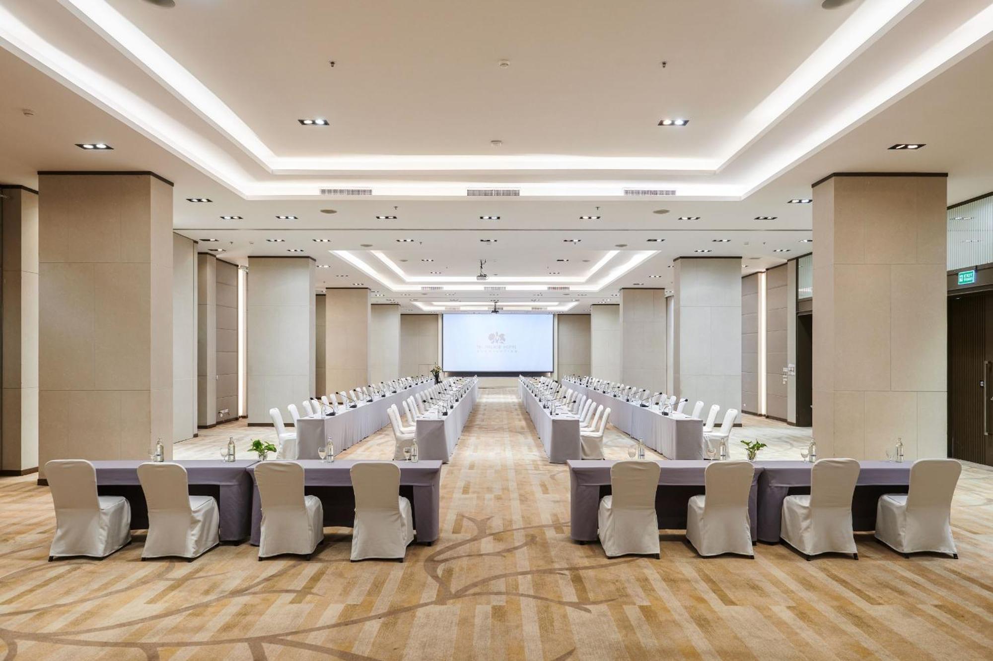 Hotel Tk Palace & Convention 4*