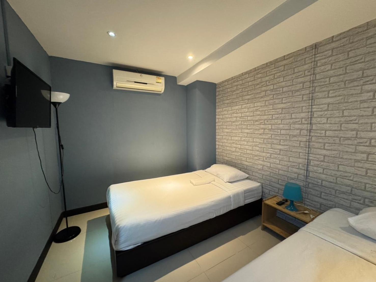 The Little Pig Sukhumvit Guest house 2*