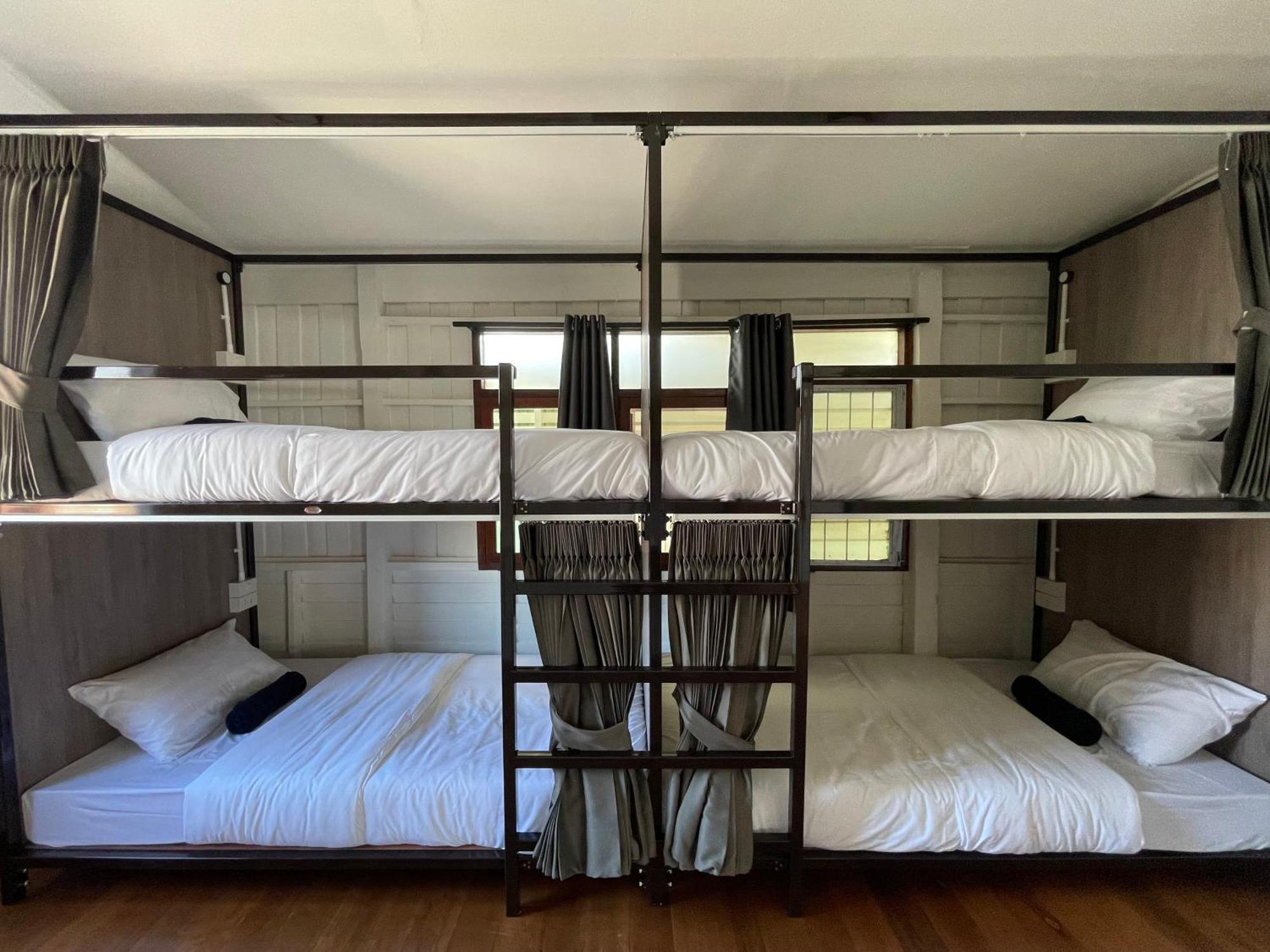 Green Cabin Hostel Asrama Bangkok