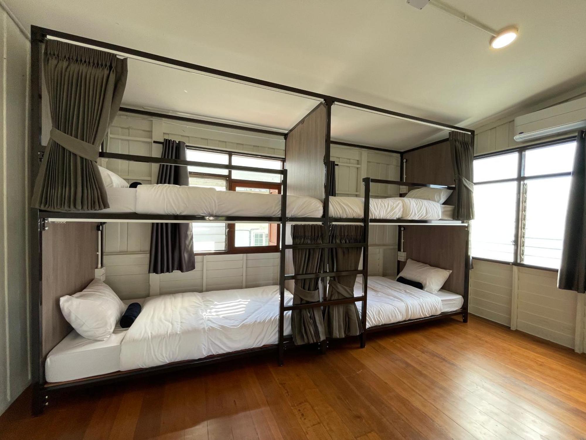 Green Cabin Hostel Asrama Bangkok