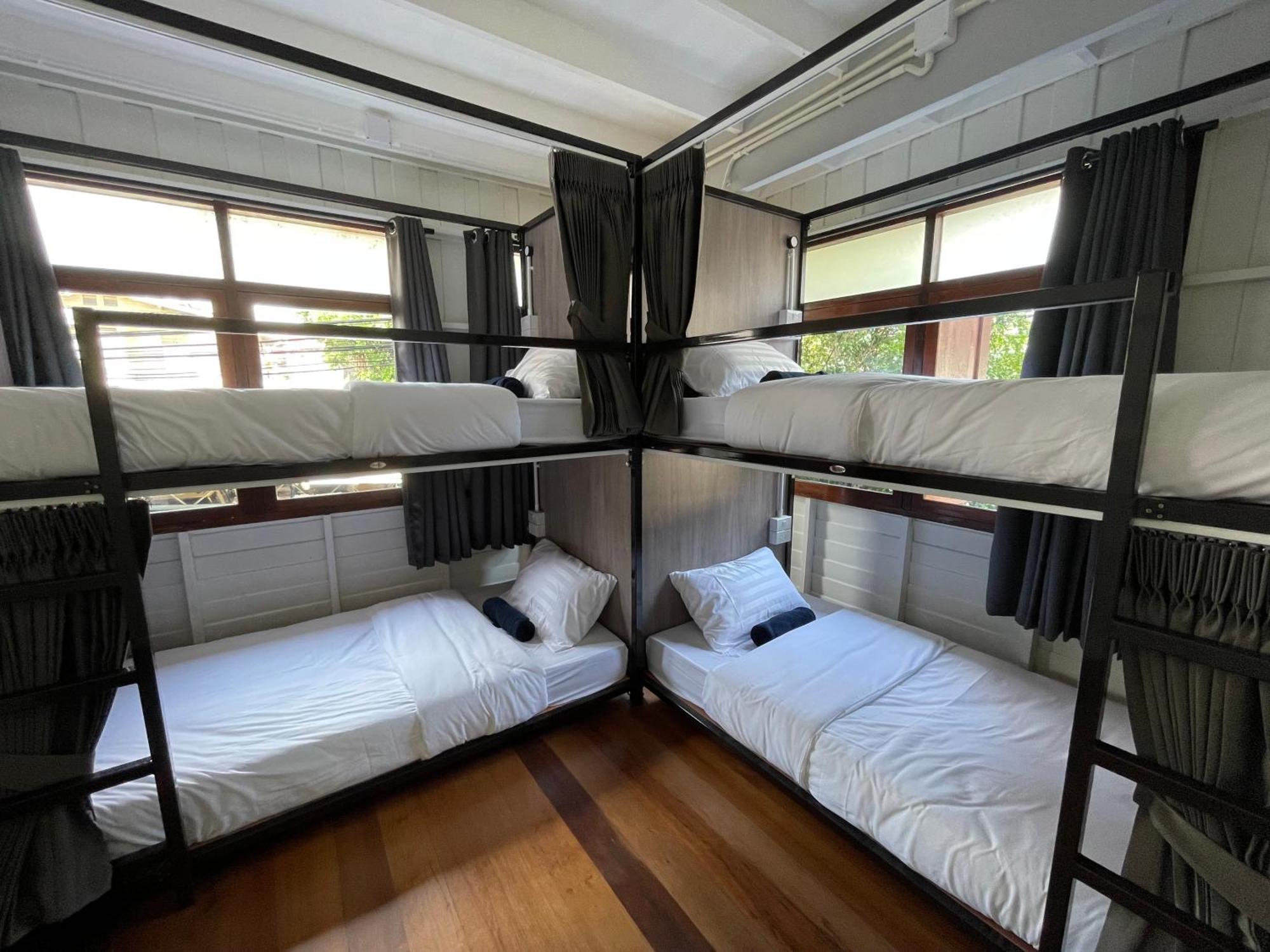 Green Cabin Hostel *