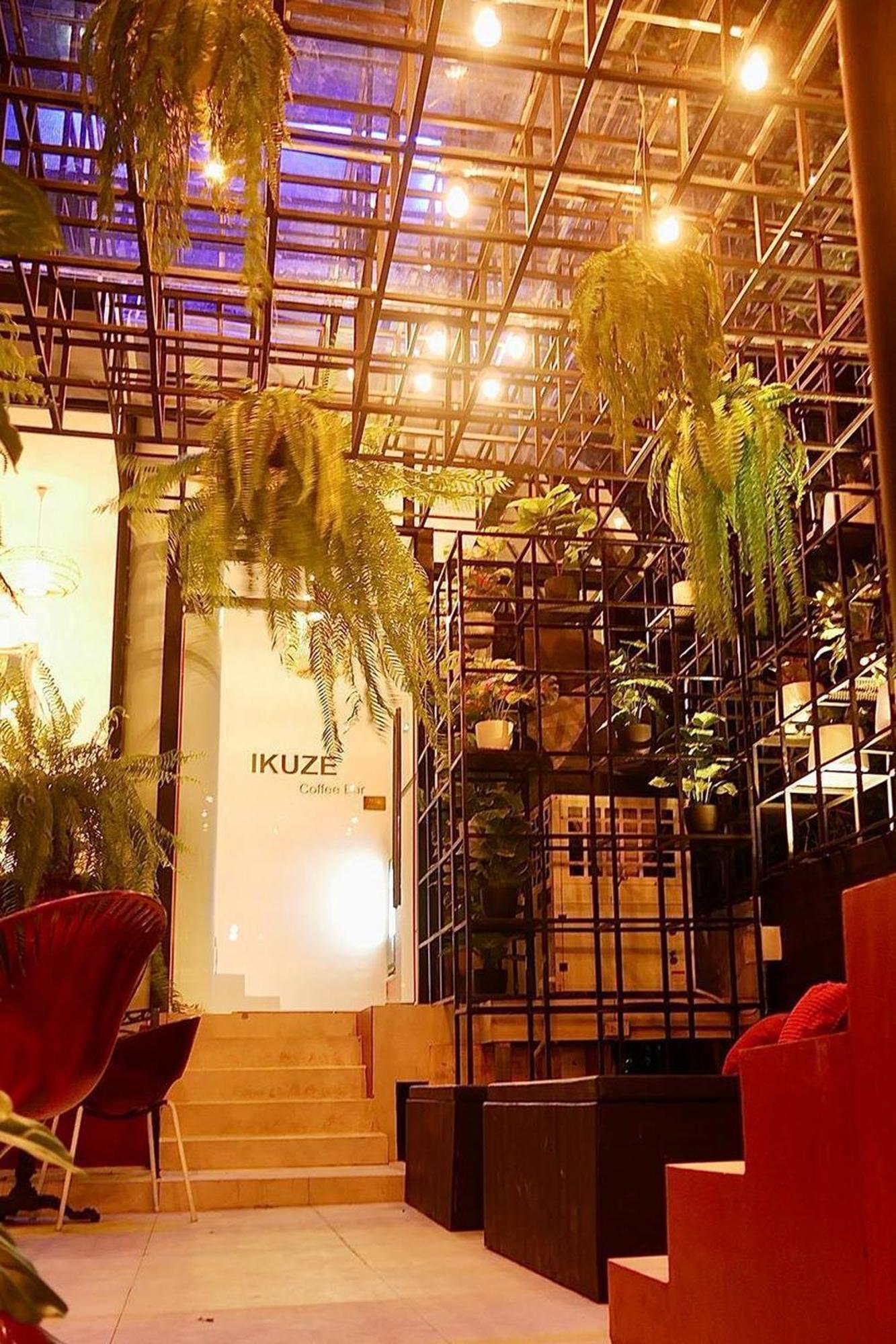 Hostel Blu Ari Stylish Gay Poshtel Bangkok