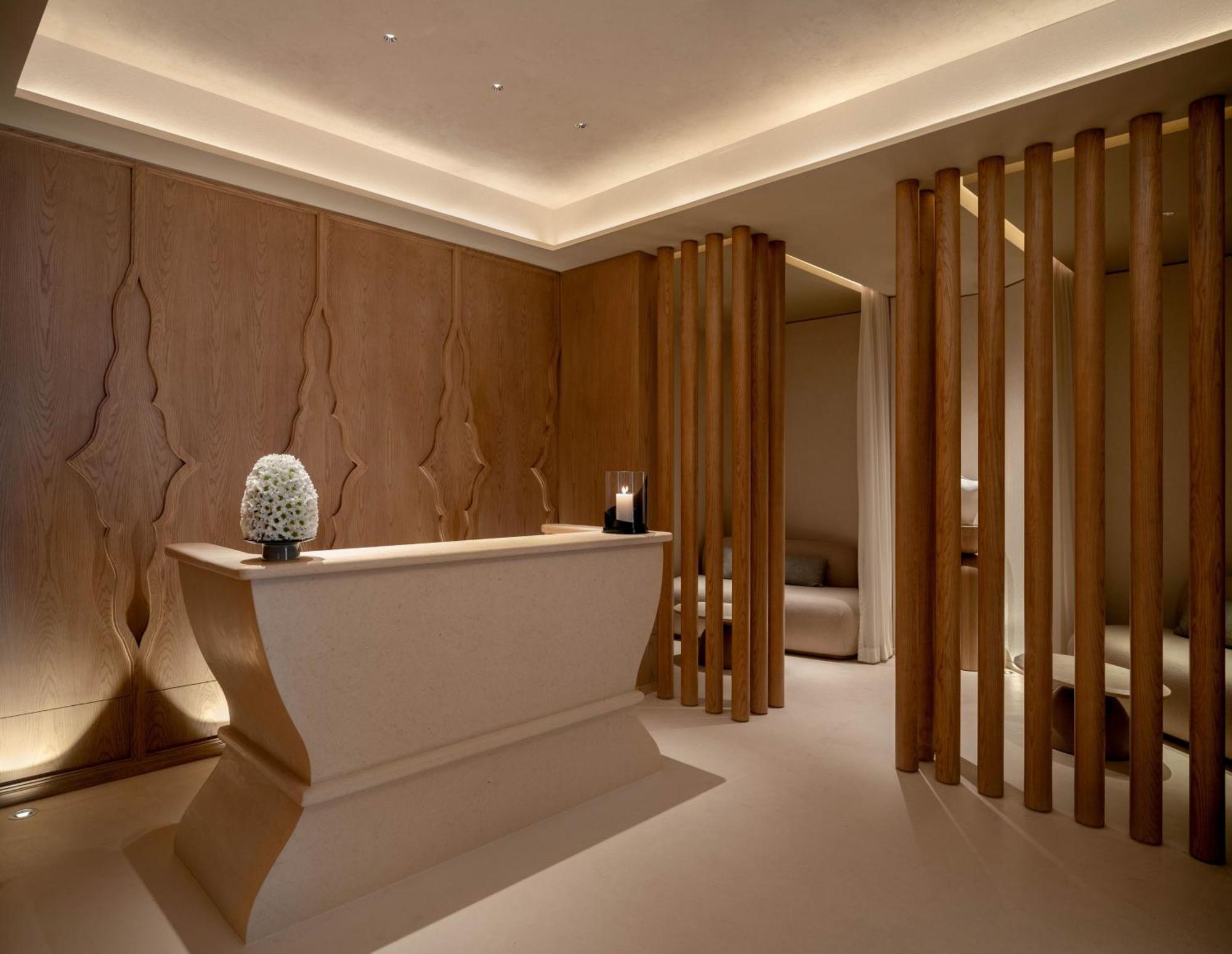 Dusit Thani 5*