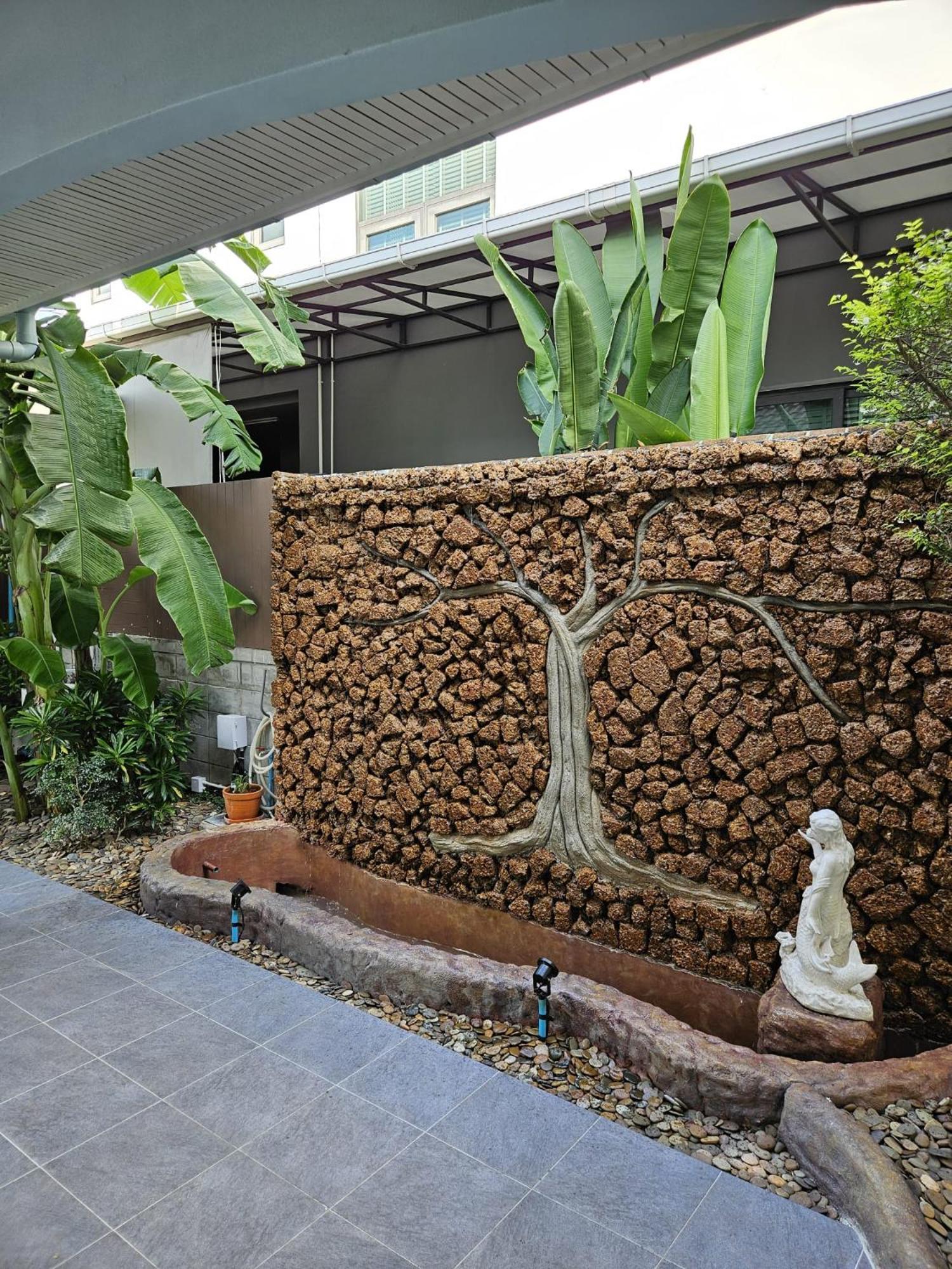 Hotel Dusita *