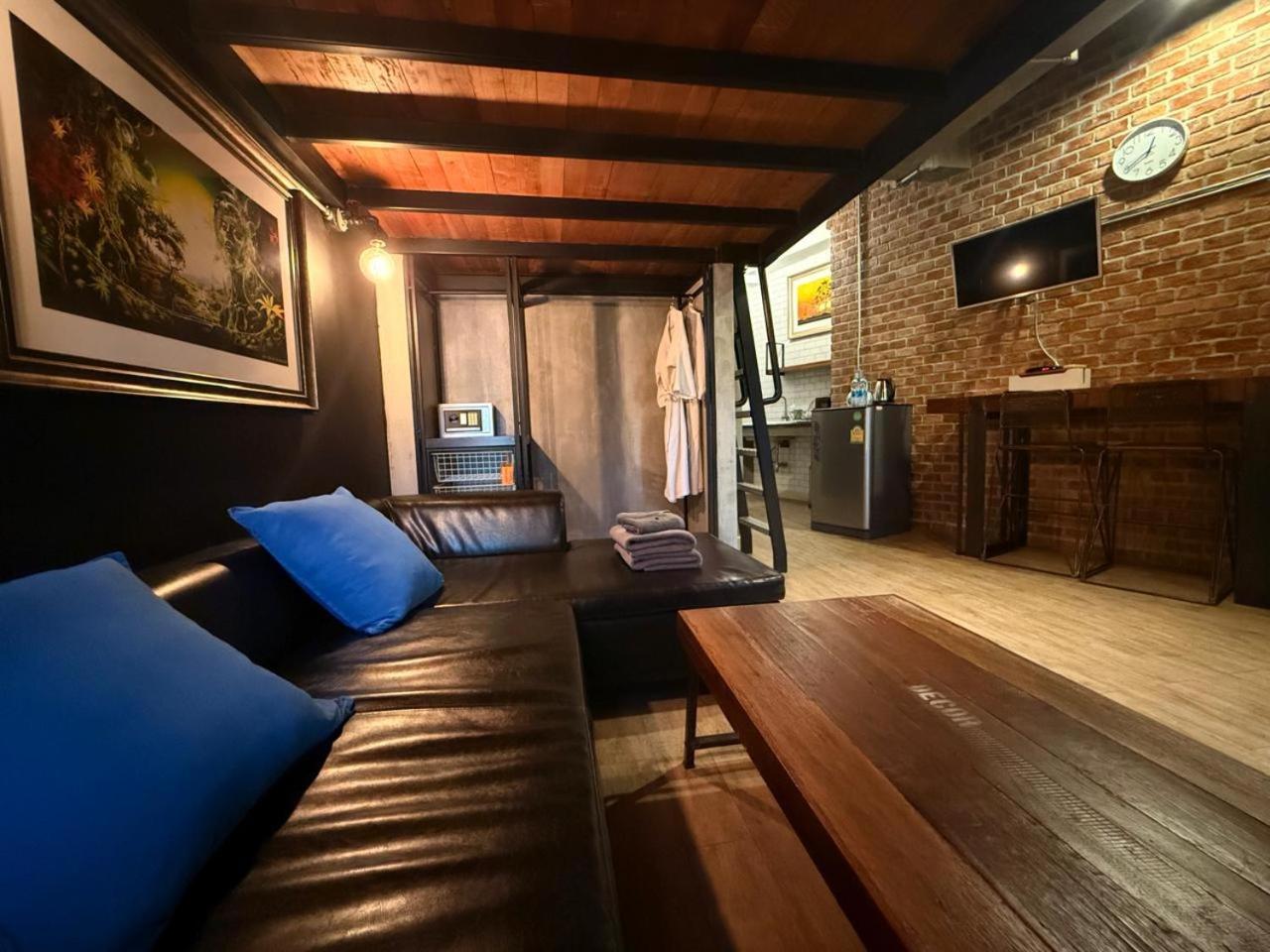 Aparthotel Rent V38 4*