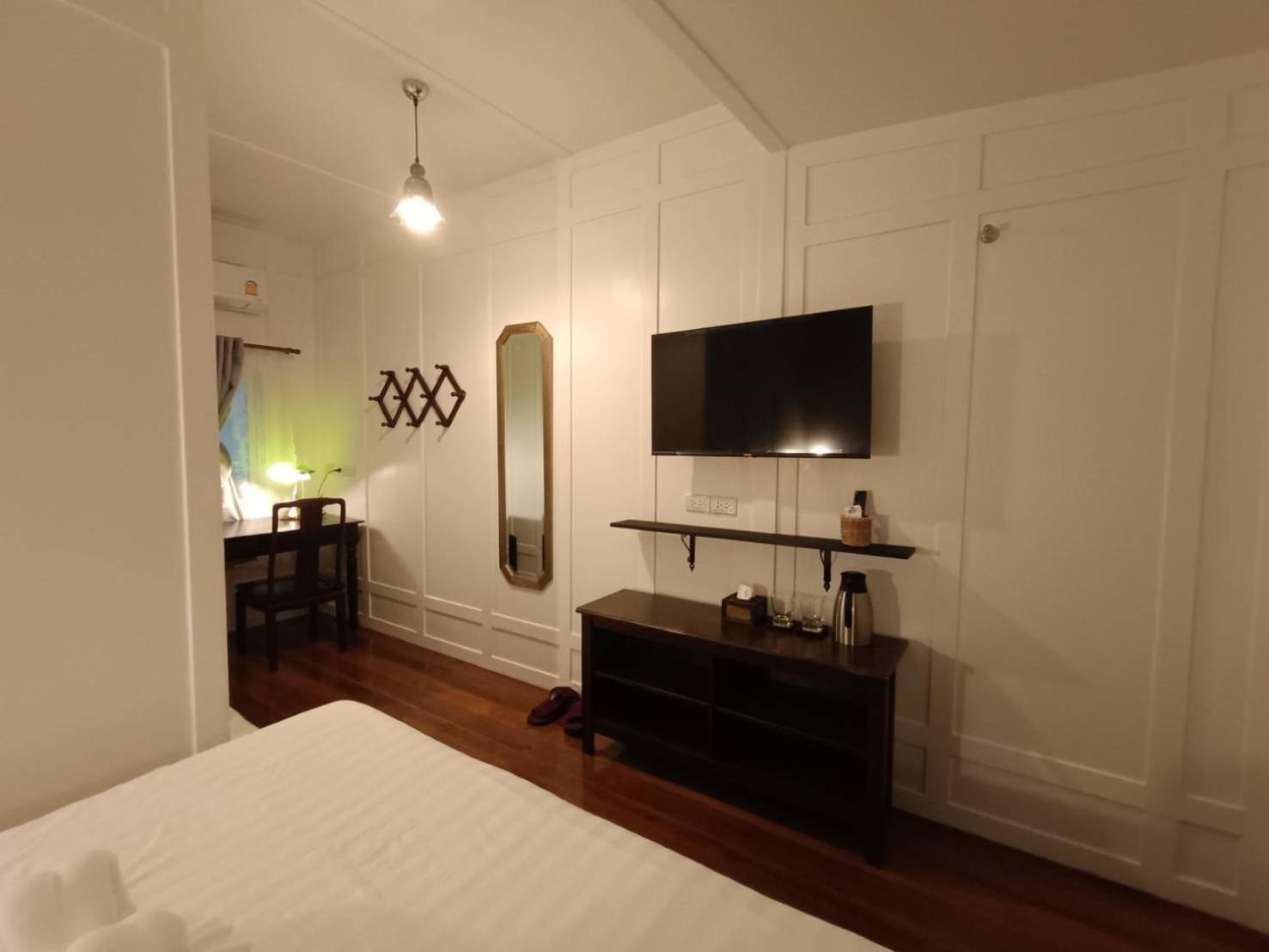 Baan Debtida