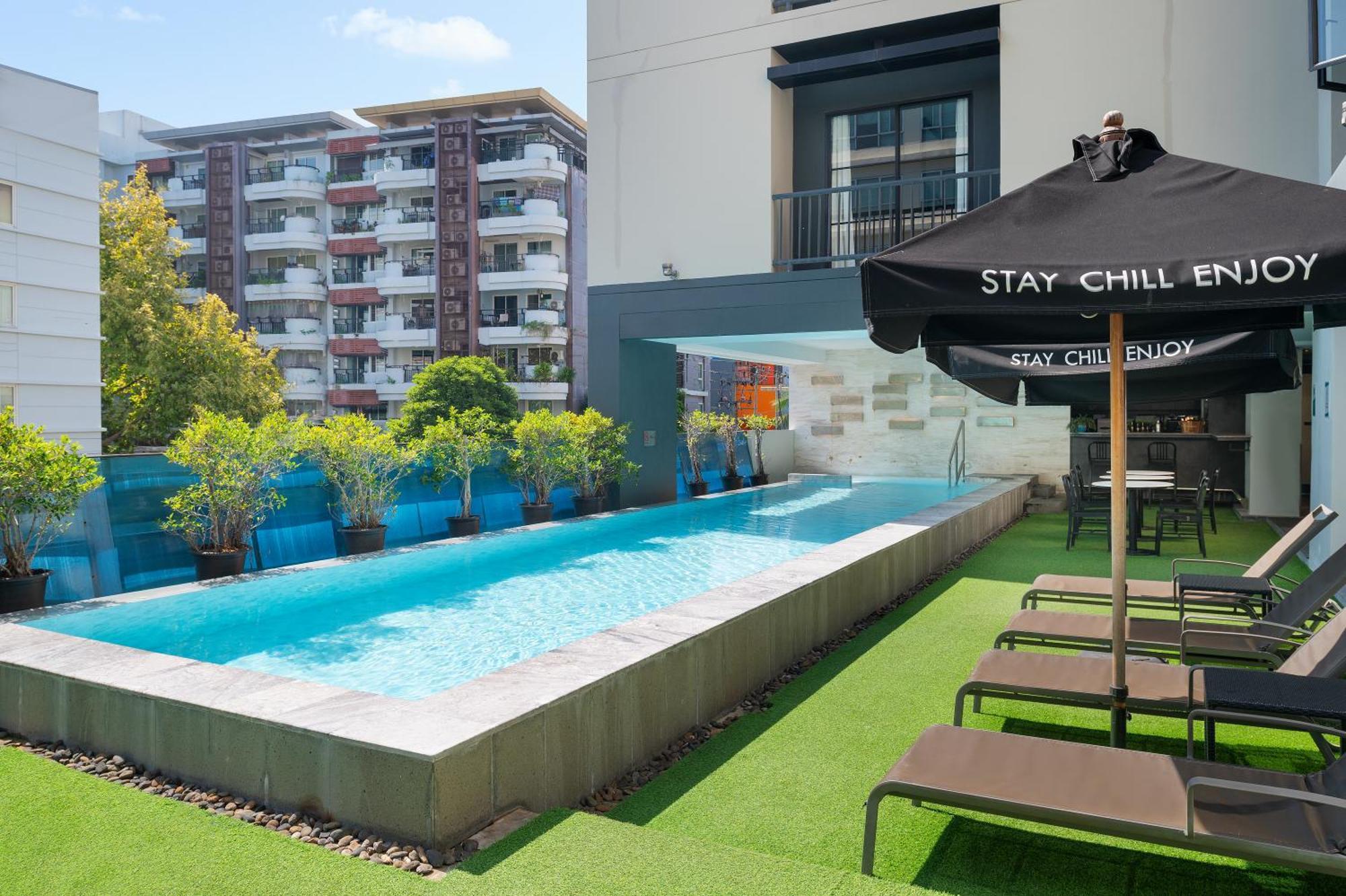 Cross Vibe Sukhumvit Hotel 4*