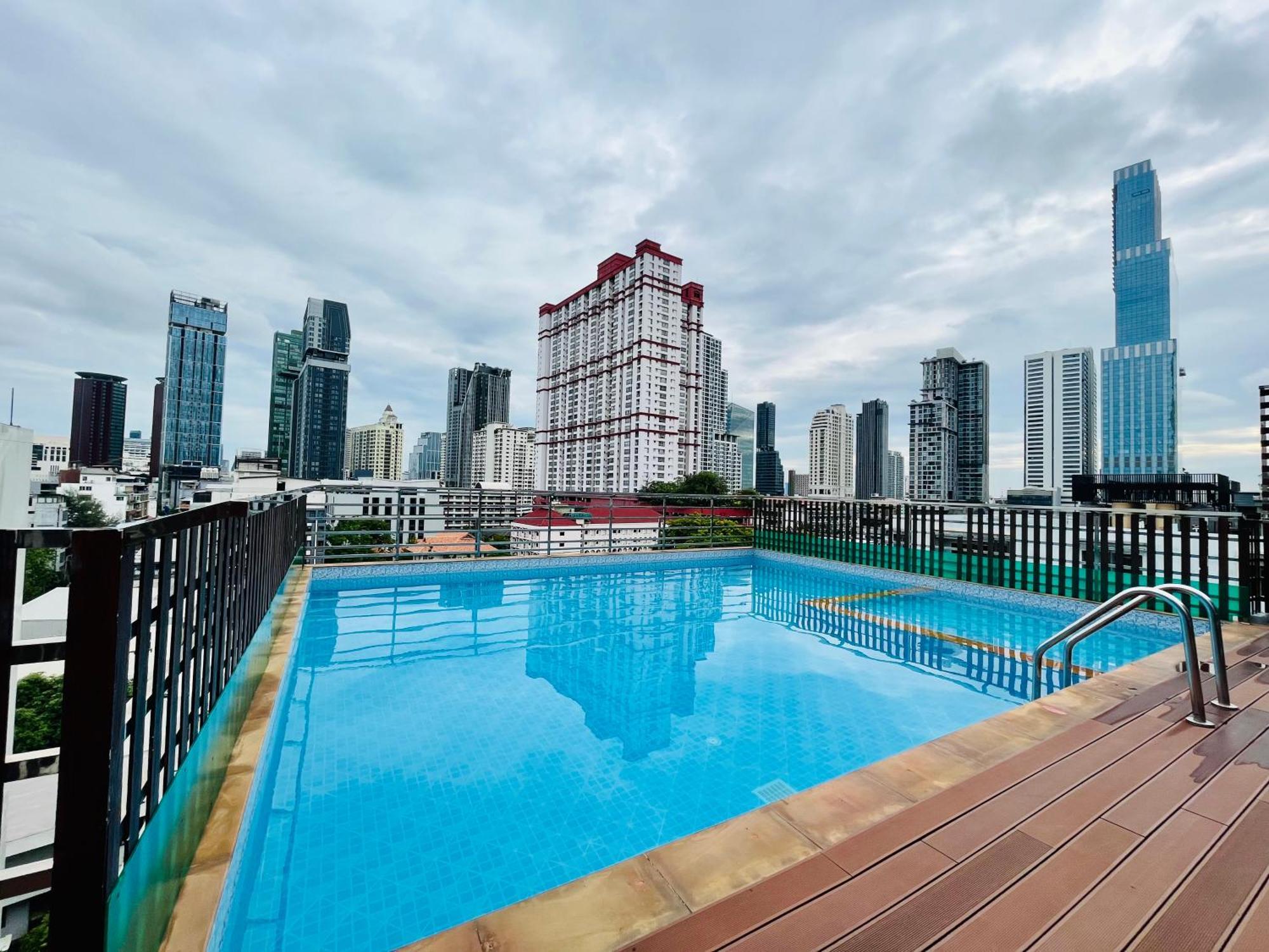 High Airport Link Hotel, Hotel 3*