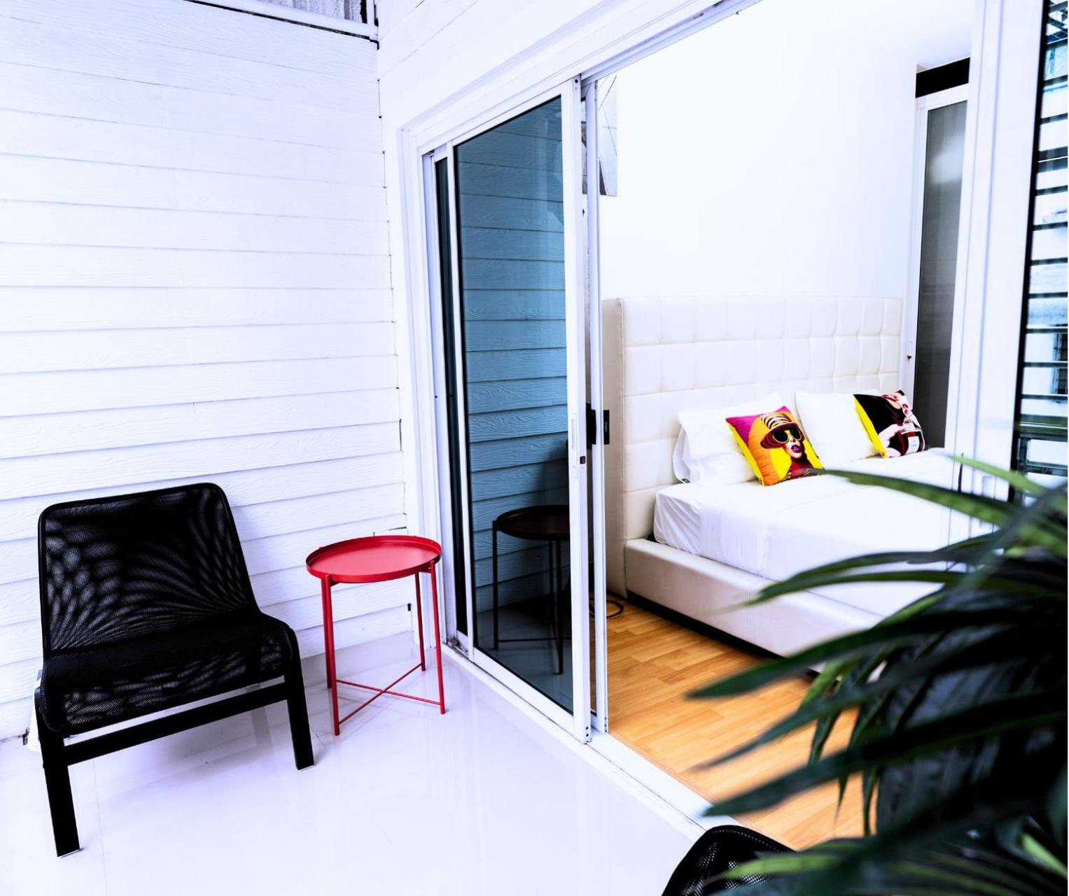 The Gallery Phayathai Guest house