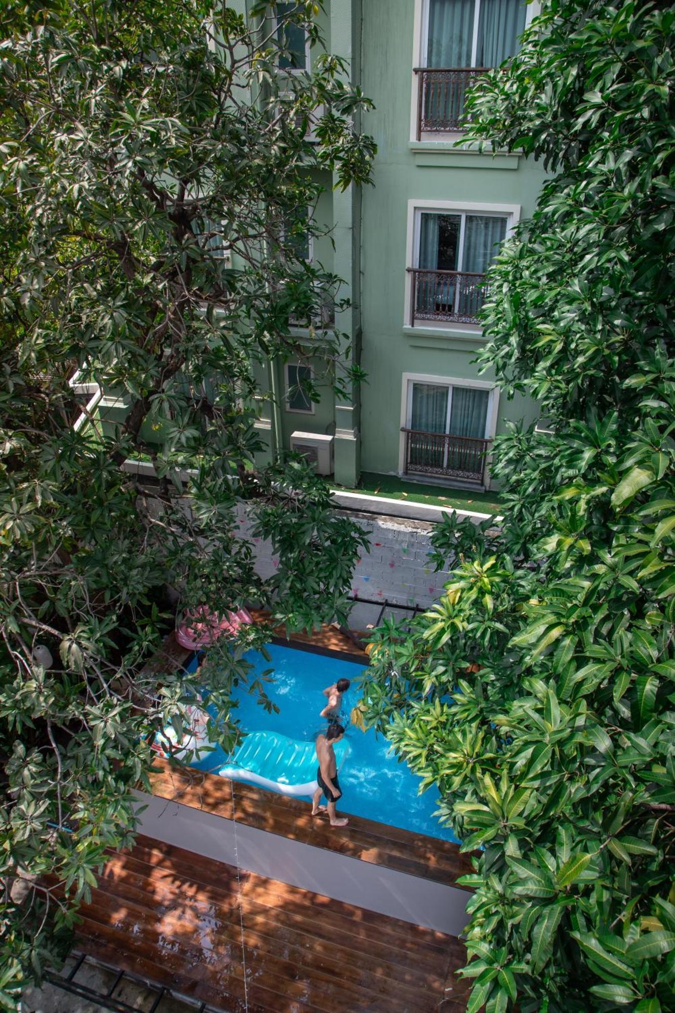 Revolution Khao San By The Bliss Albergue Banguecoque